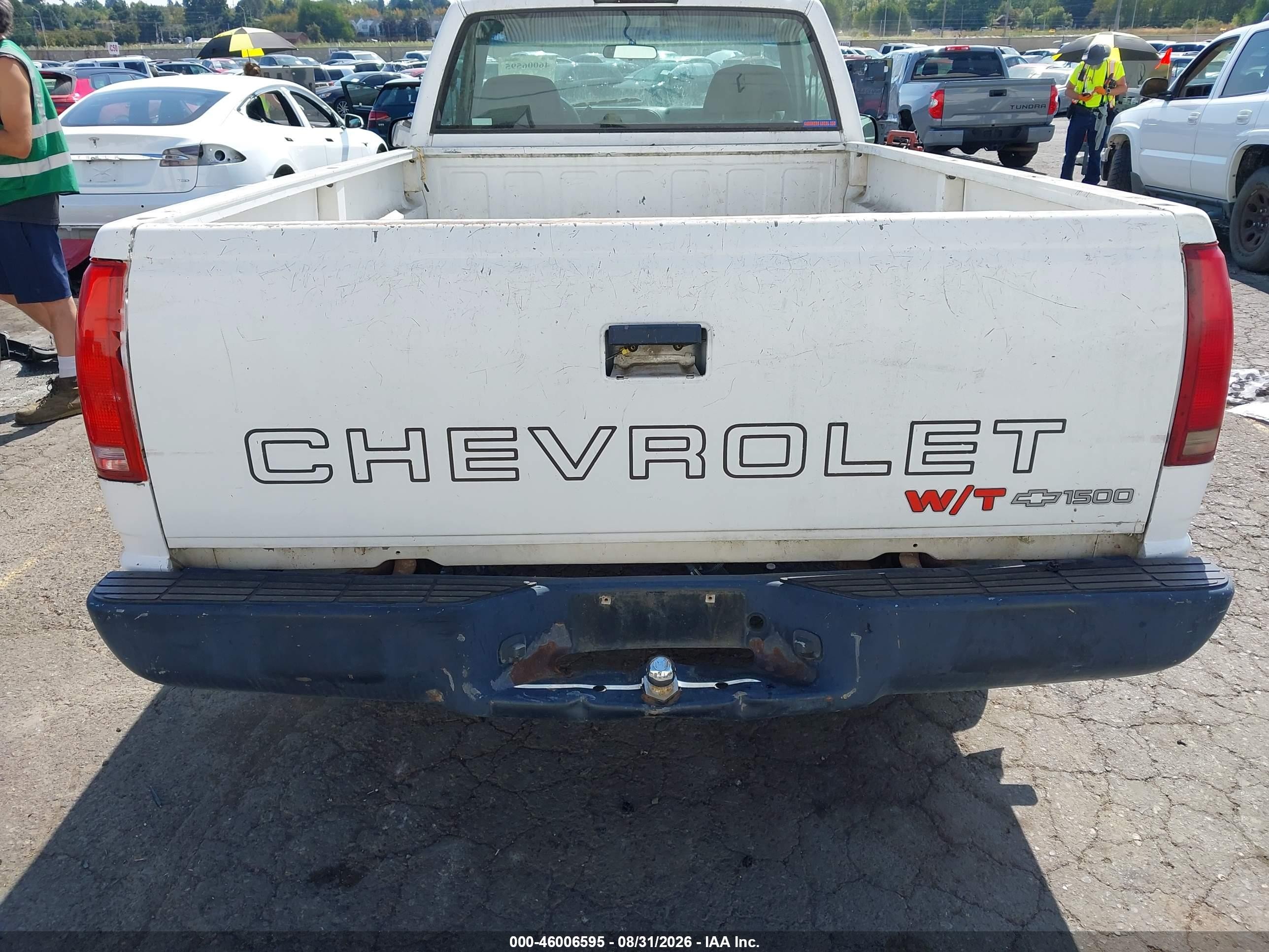 1998 Chevrolet Gmt-400 C1500 White vin: 1GCEC14W3WZ244828