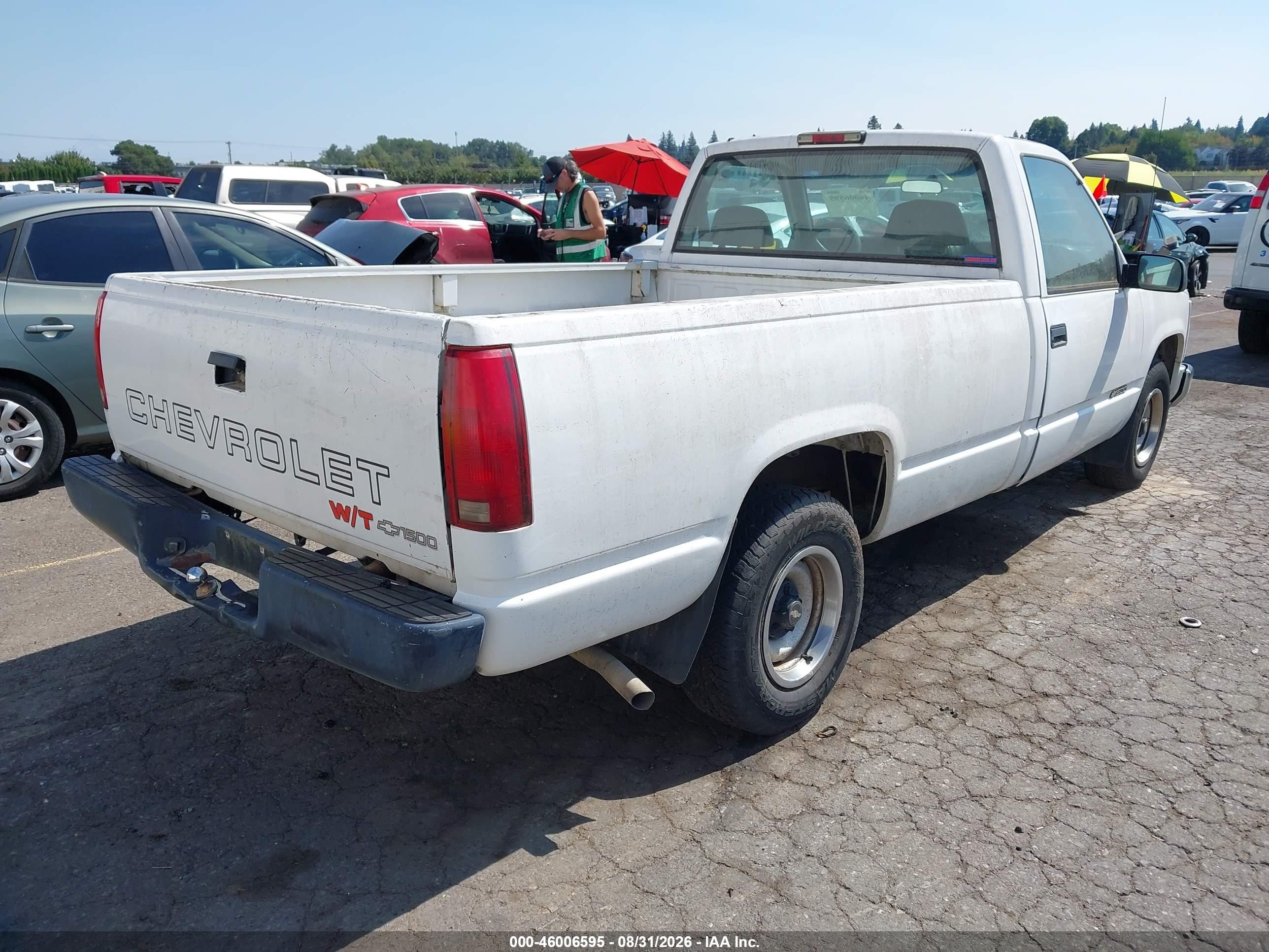 1998 Chevrolet Gmt-400 C1500 White vin: 1GCEC14W3WZ244828