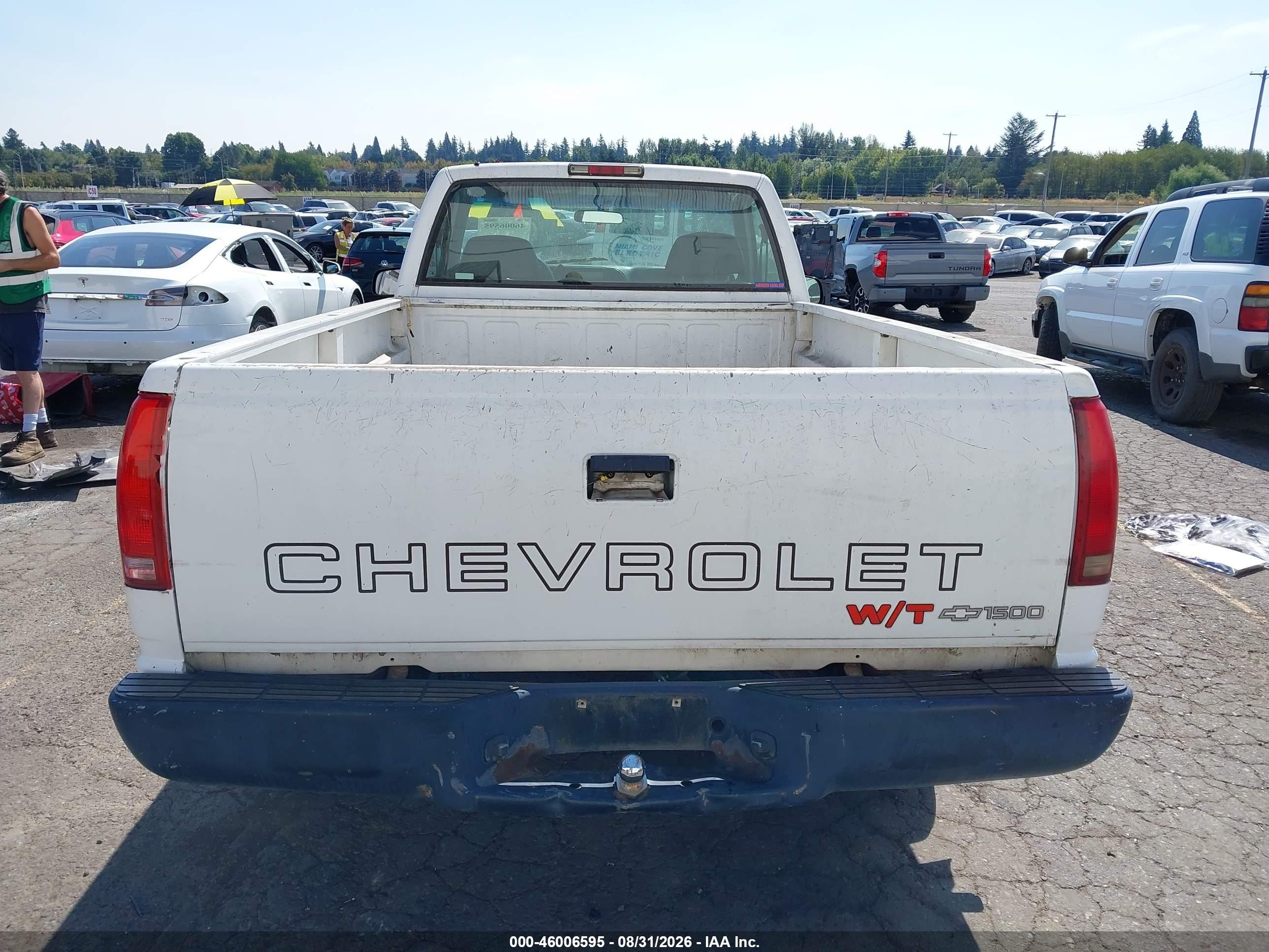 1998 Chevrolet Gmt-400 C1500 White vin: 1GCEC14W3WZ244828