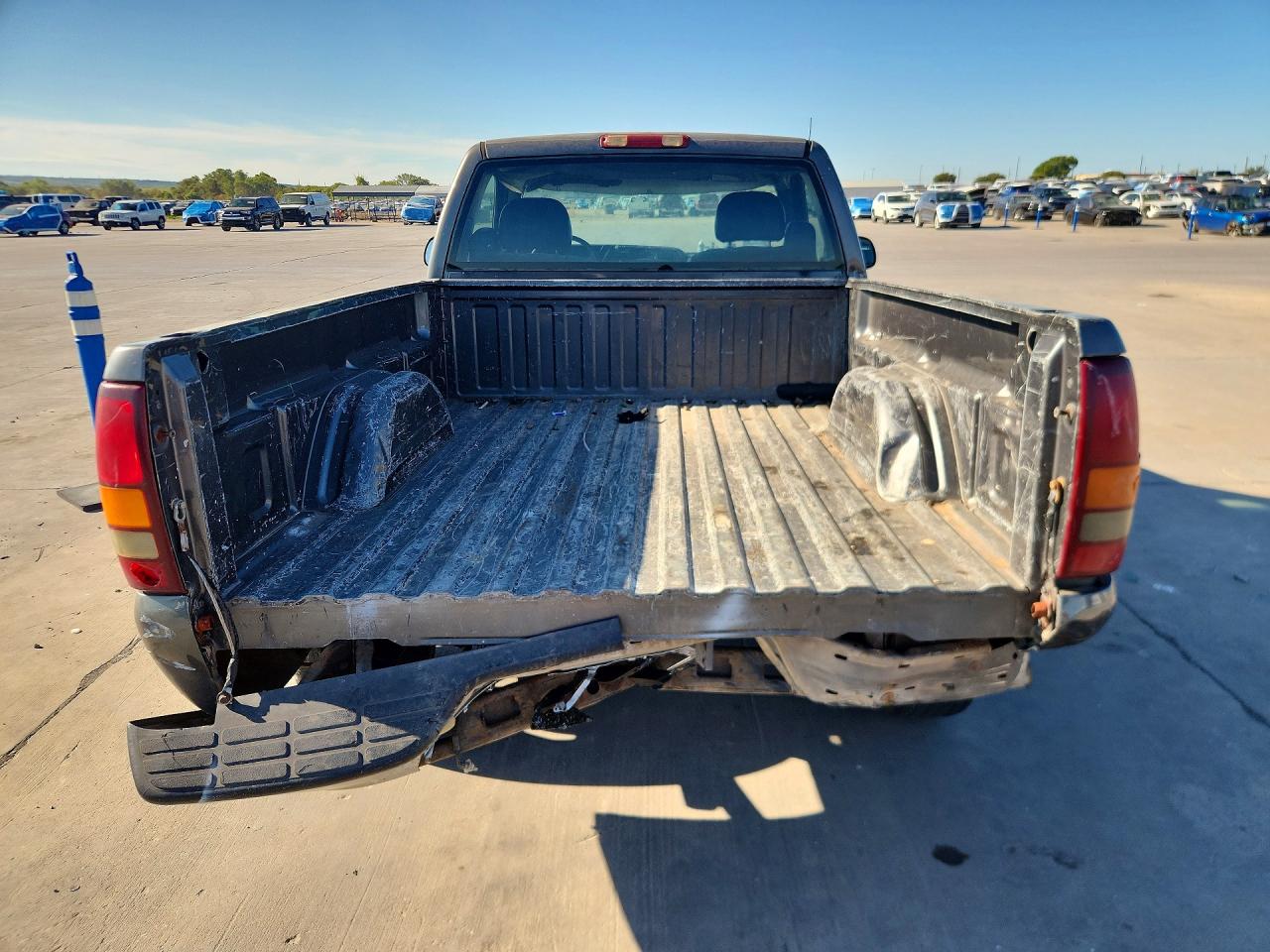 2001 Chevrolet Silverado C1500 Gray vin: 1GCEC14W41Z321845