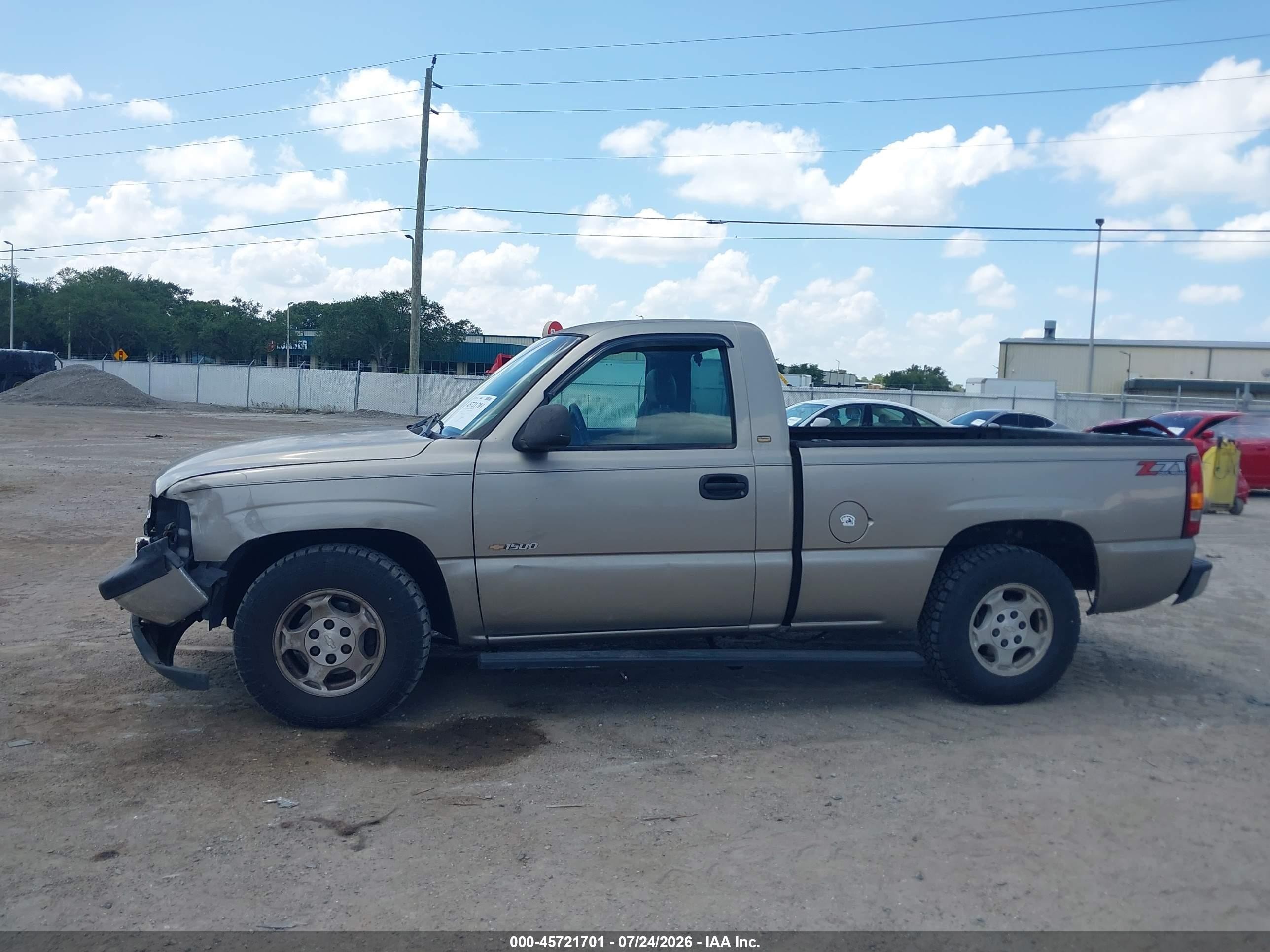 2002 Chevrolet Silverado 1500   Gold vin: 1GCEC14W42Z105169
