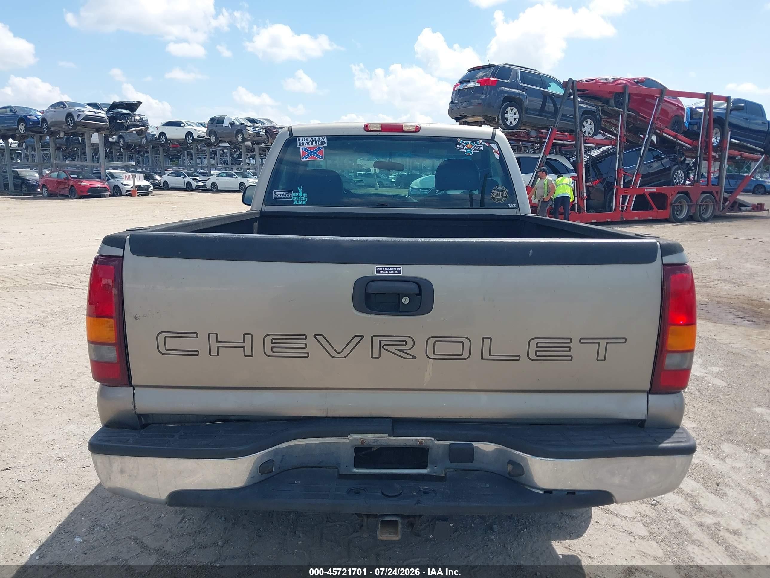 2002 Chevrolet Silverado 1500   Gold vin: 1GCEC14W42Z105169