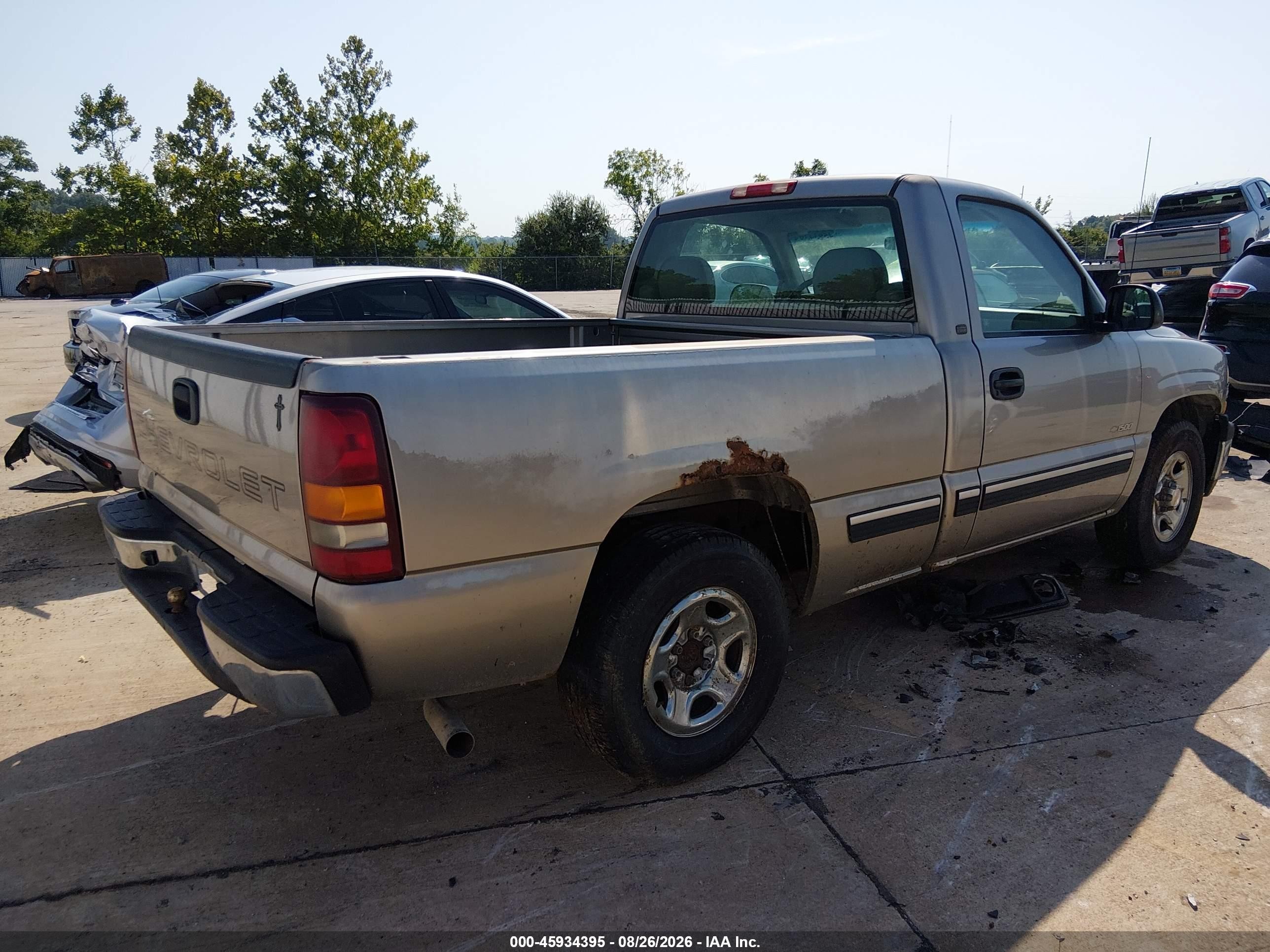 2002 Chevrolet Silverado 1500   Gold vin: 1GCEC14W42Z209998