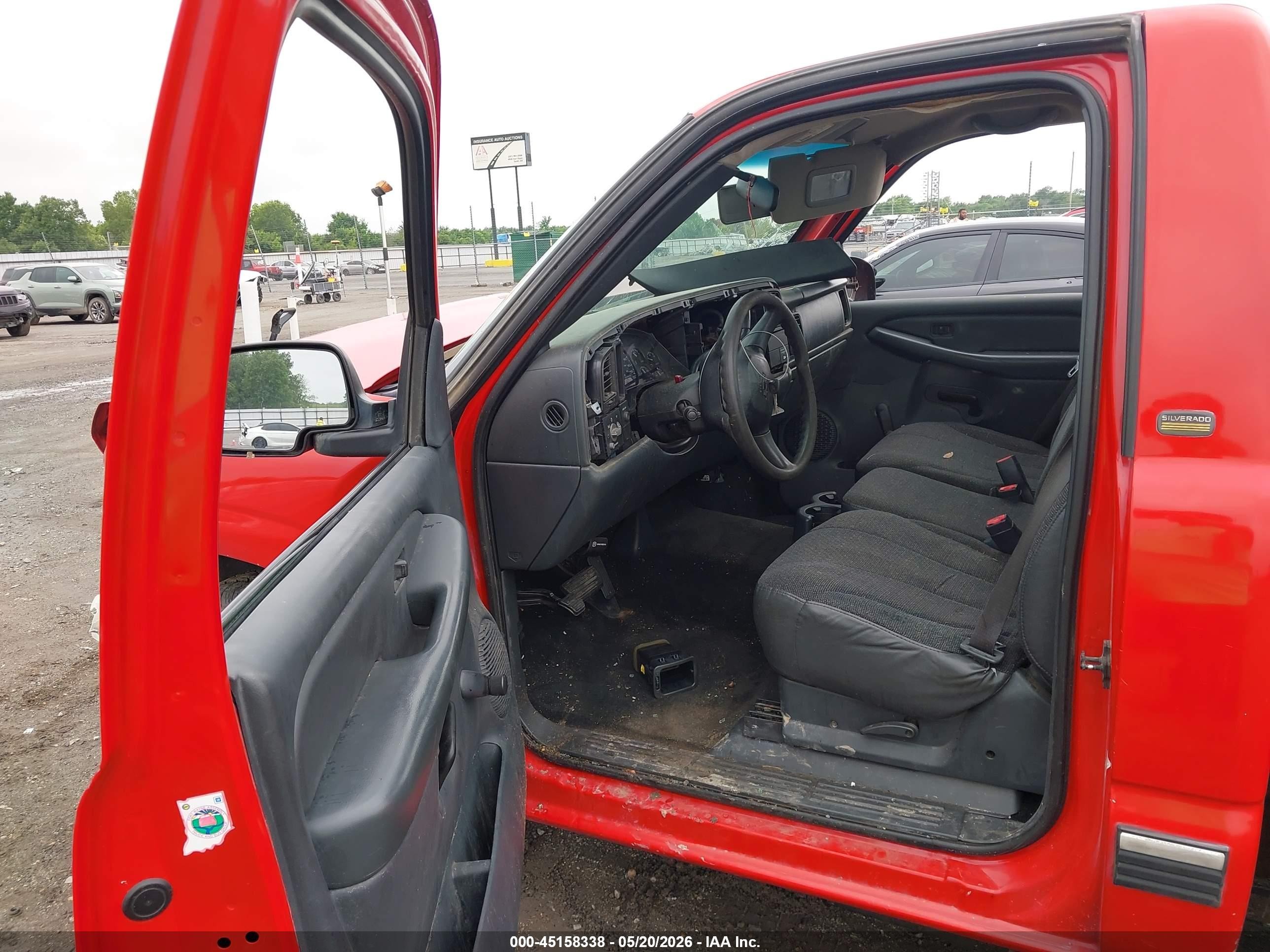 2002 Chevrolet Silverado 1500   Red vin: 1GCEC14W42Z323130