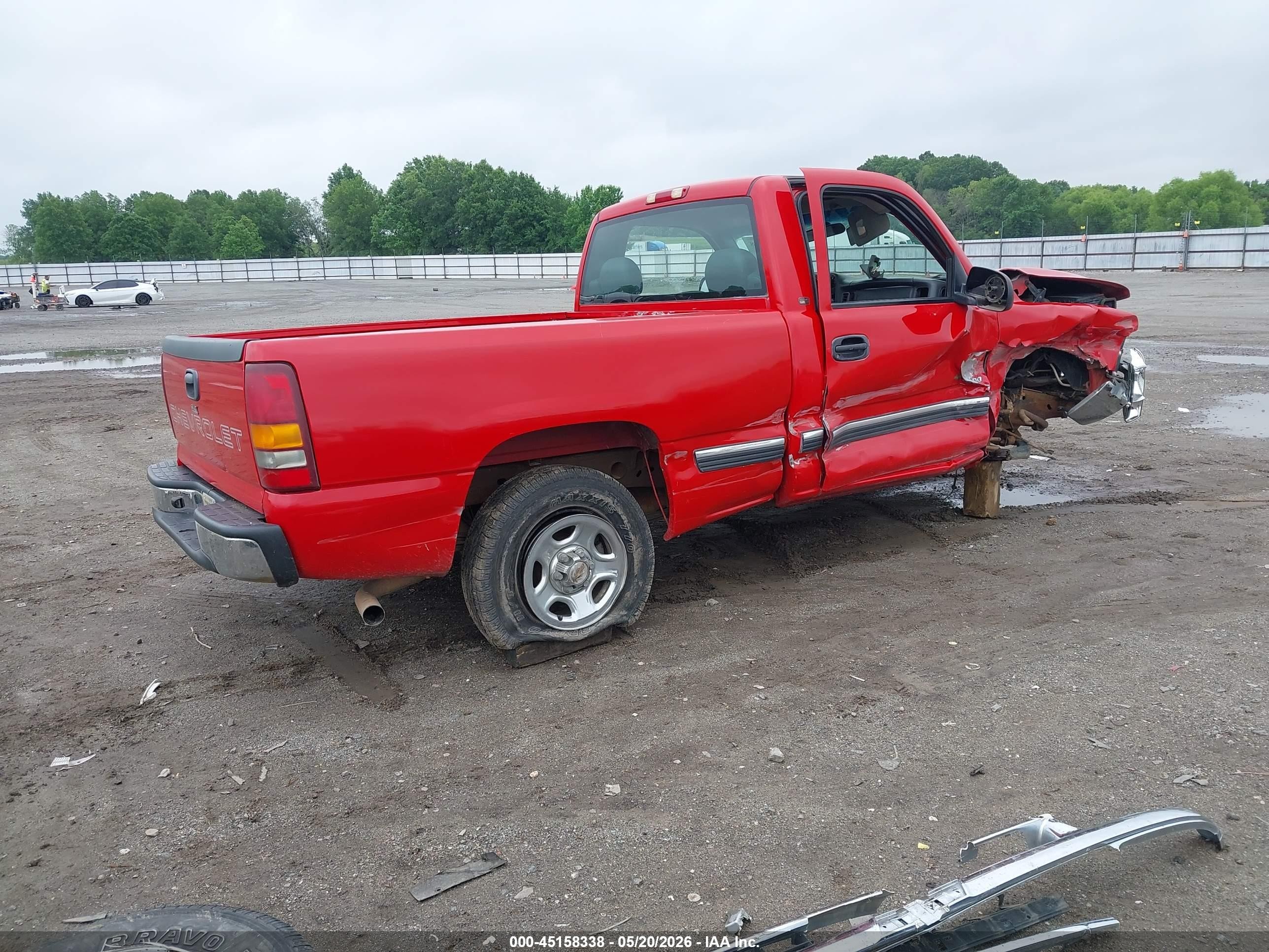 2002 Chevrolet Silverado 1500   Red vin: 1GCEC14W42Z323130