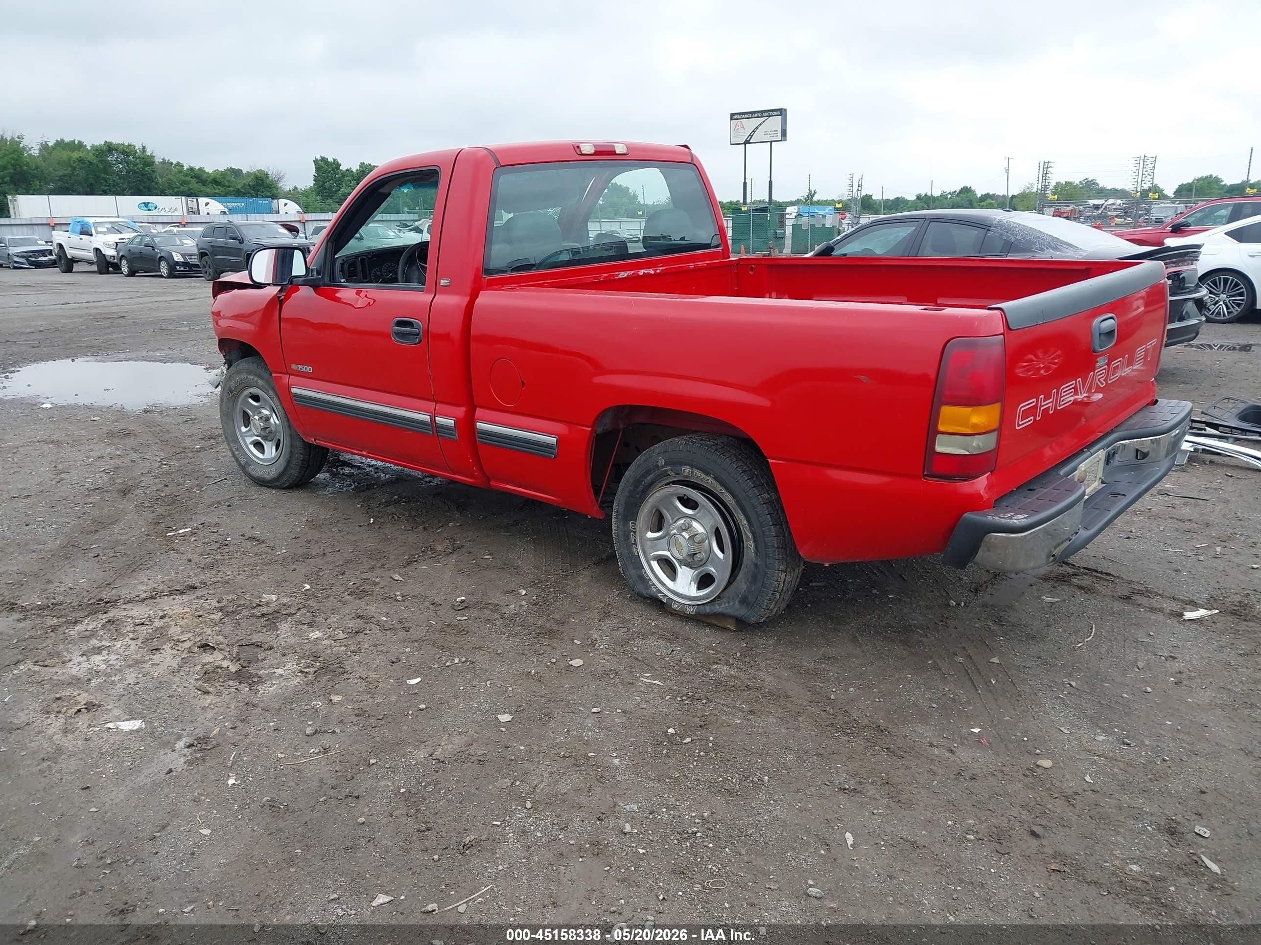 2002 Chevrolet Silverado 1500   Red vin: 1GCEC14W42Z323130