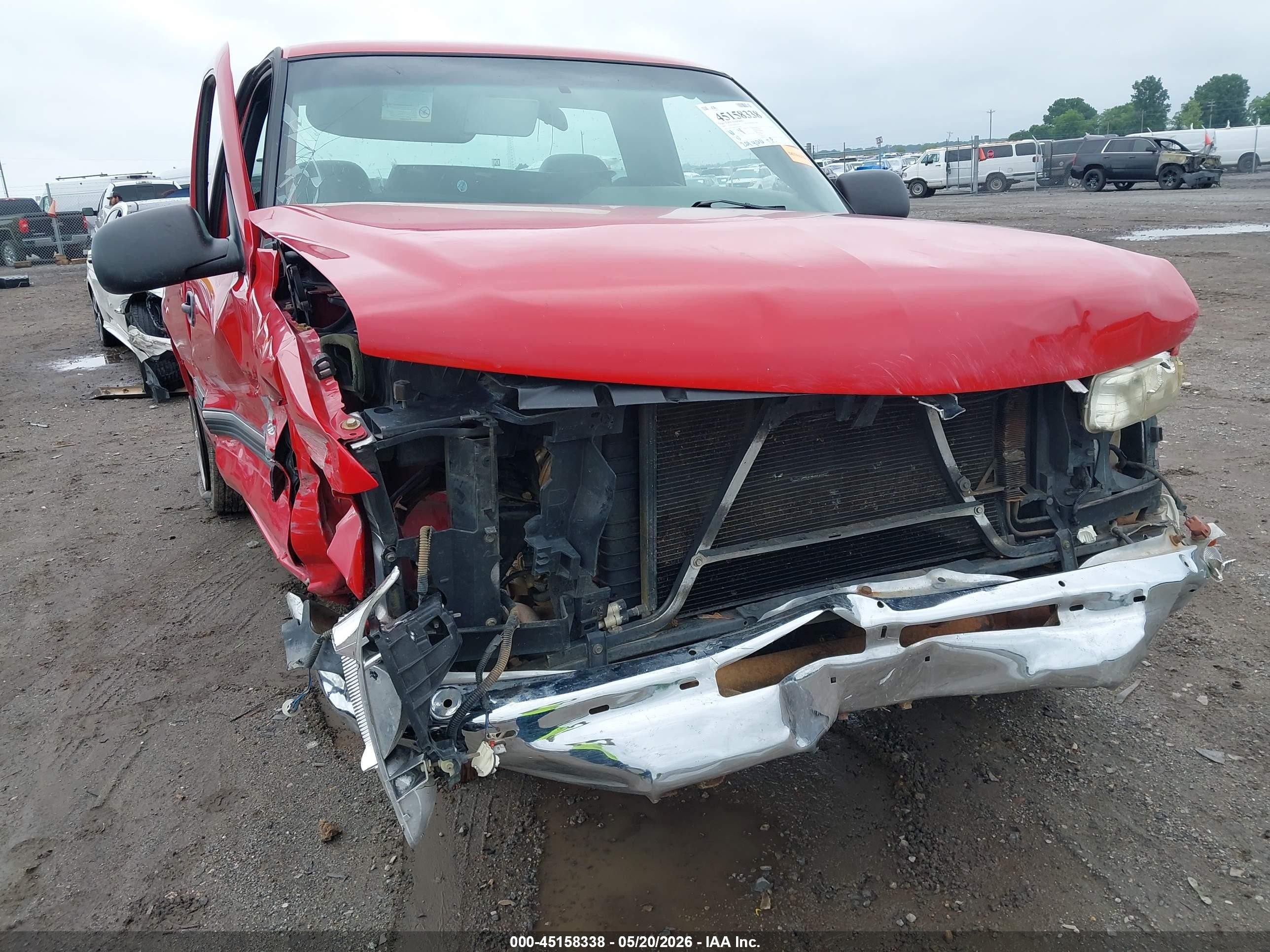 2002 Chevrolet Silverado 1500   Red vin: 1GCEC14W42Z323130
