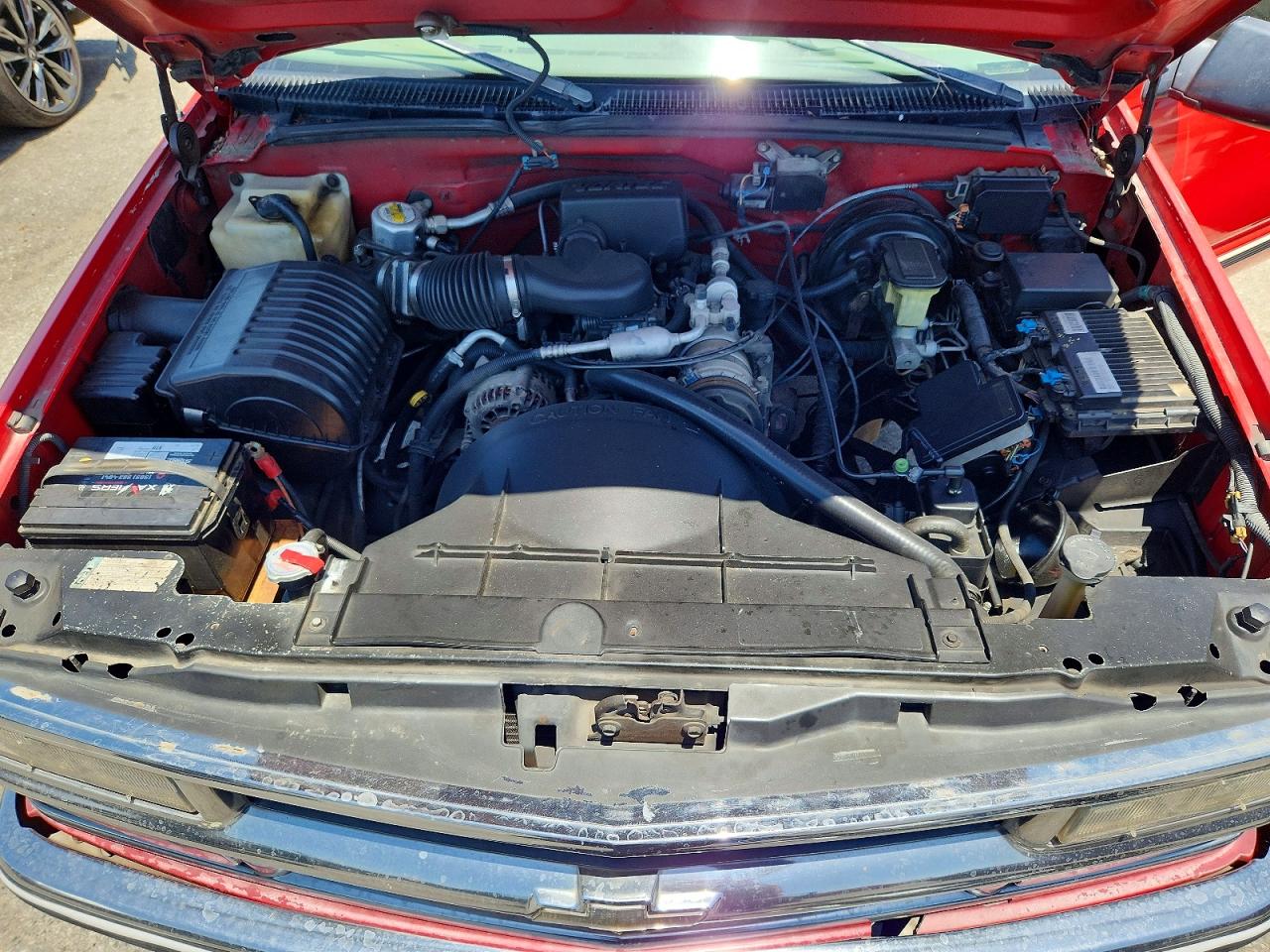 1998 Chevrolet Gmt-400 C1500 Red vin: 1GCEC14W4WZ159383