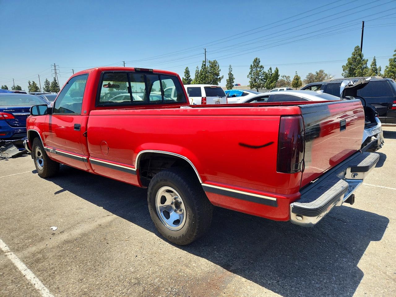 1998 Chevrolet Gmt-400 C1500 Red vin: 1GCEC14W4WZ159383