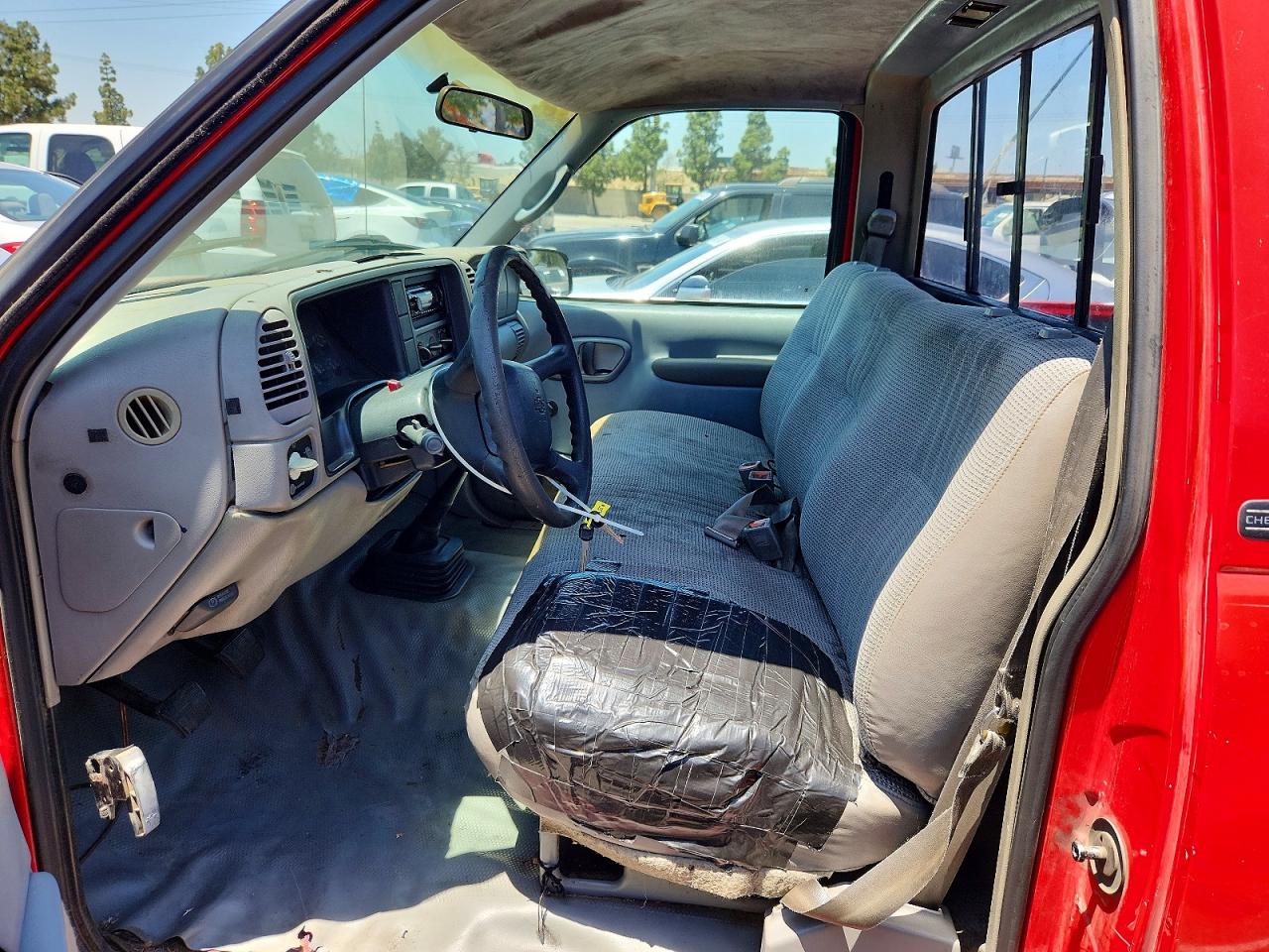 1998 Chevrolet Gmt-400 C1500 Red vin: 1GCEC14W4WZ159383