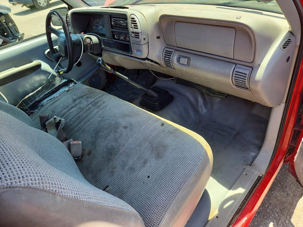 1998 Chevrolet Gmt-400 C1500 Red vin: 1GCEC14W4WZ159383