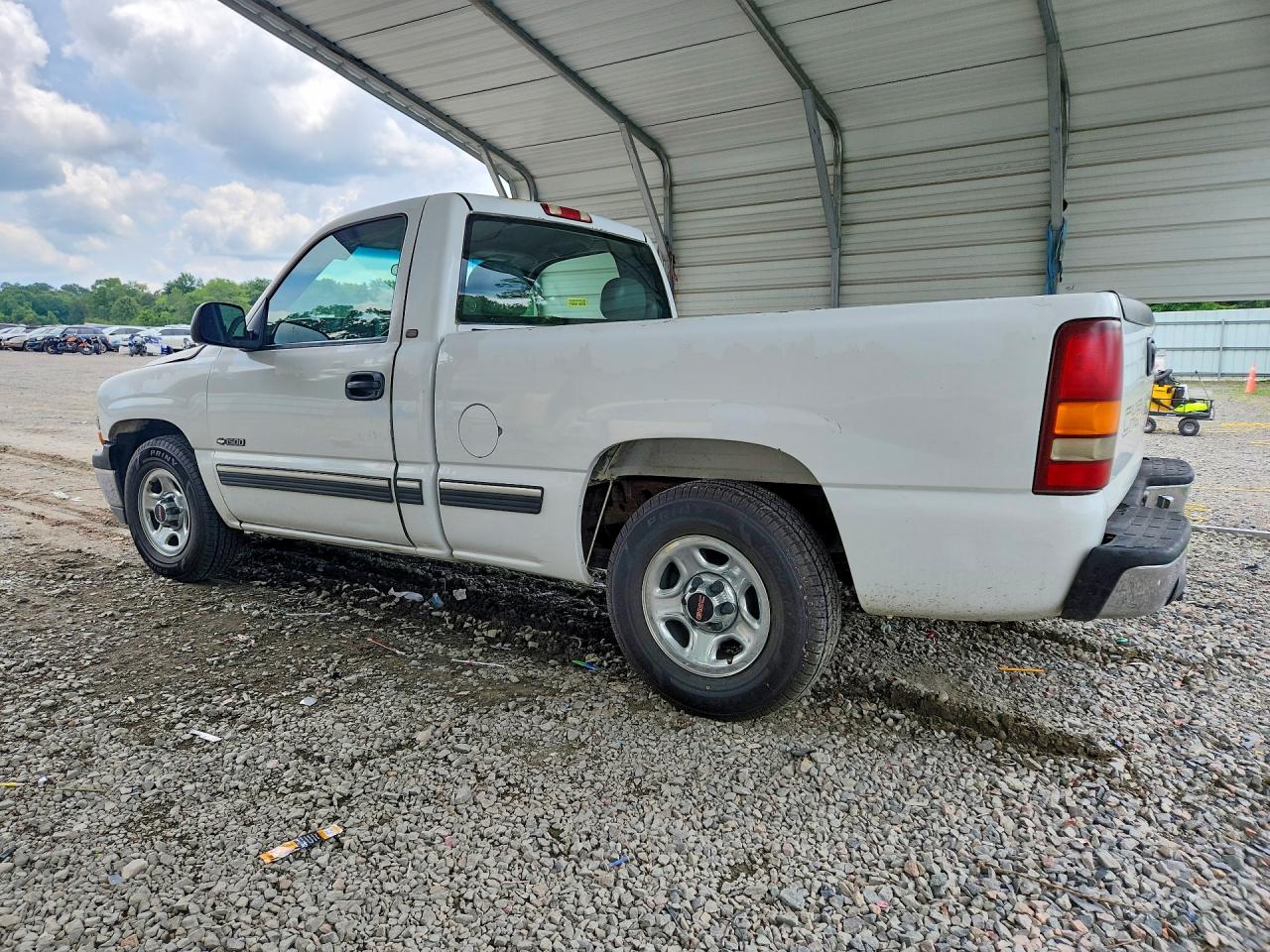 2000 Chevrolet Silverado C1500 White vin: 1GCEC14W4YZ241228