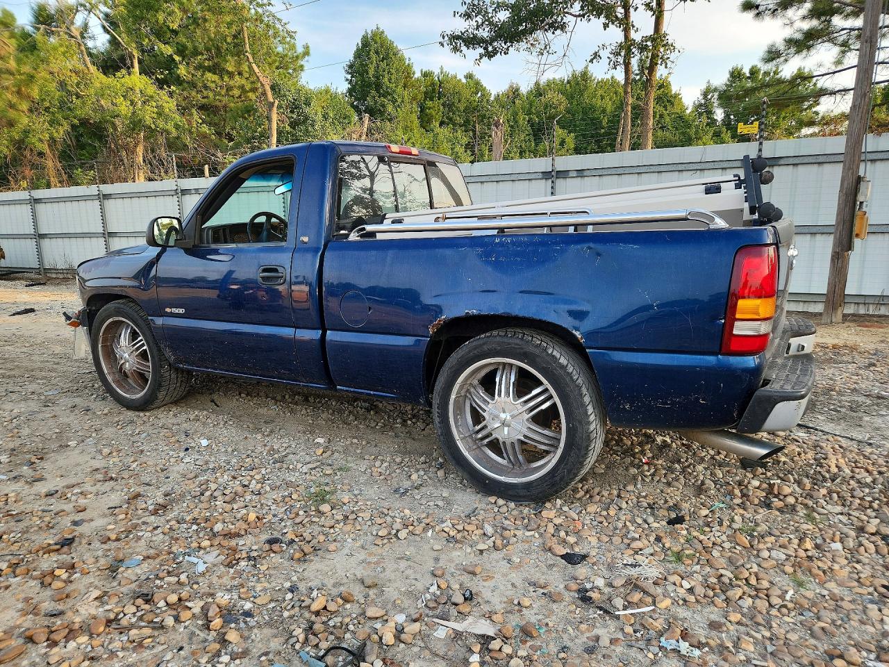 2000 Chevrolet Silverado C1500 Blue vin: 1GCEC14W4YZ257252