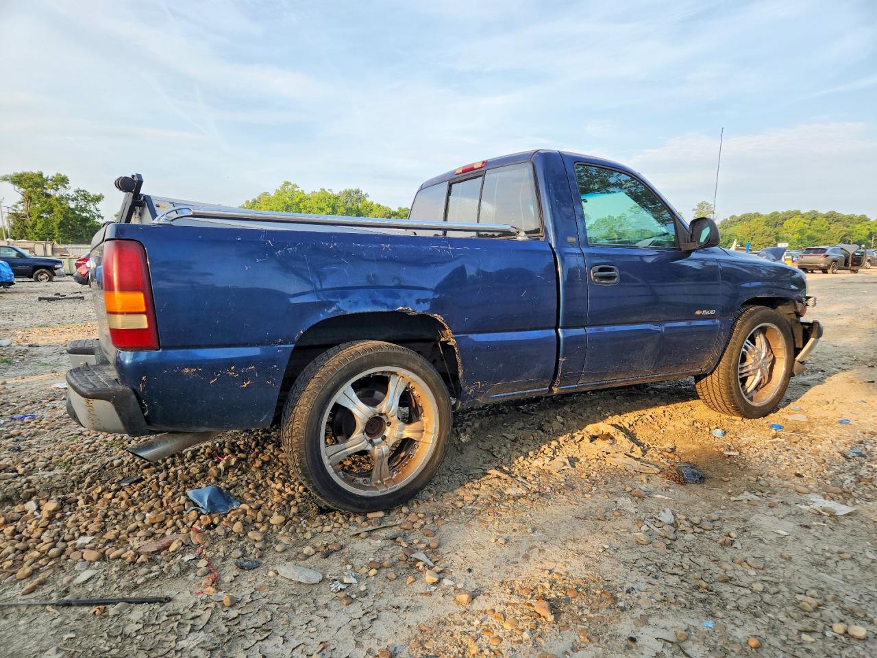 2000 Chevrolet Silverado C1500 Blue vin: 1GCEC14W4YZ257252