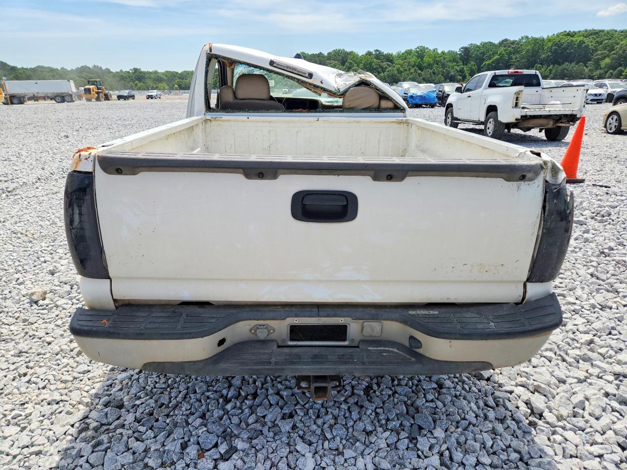 2001 Chevrolet Silverado C1500 White vin: 1GCEC14W51Z174516