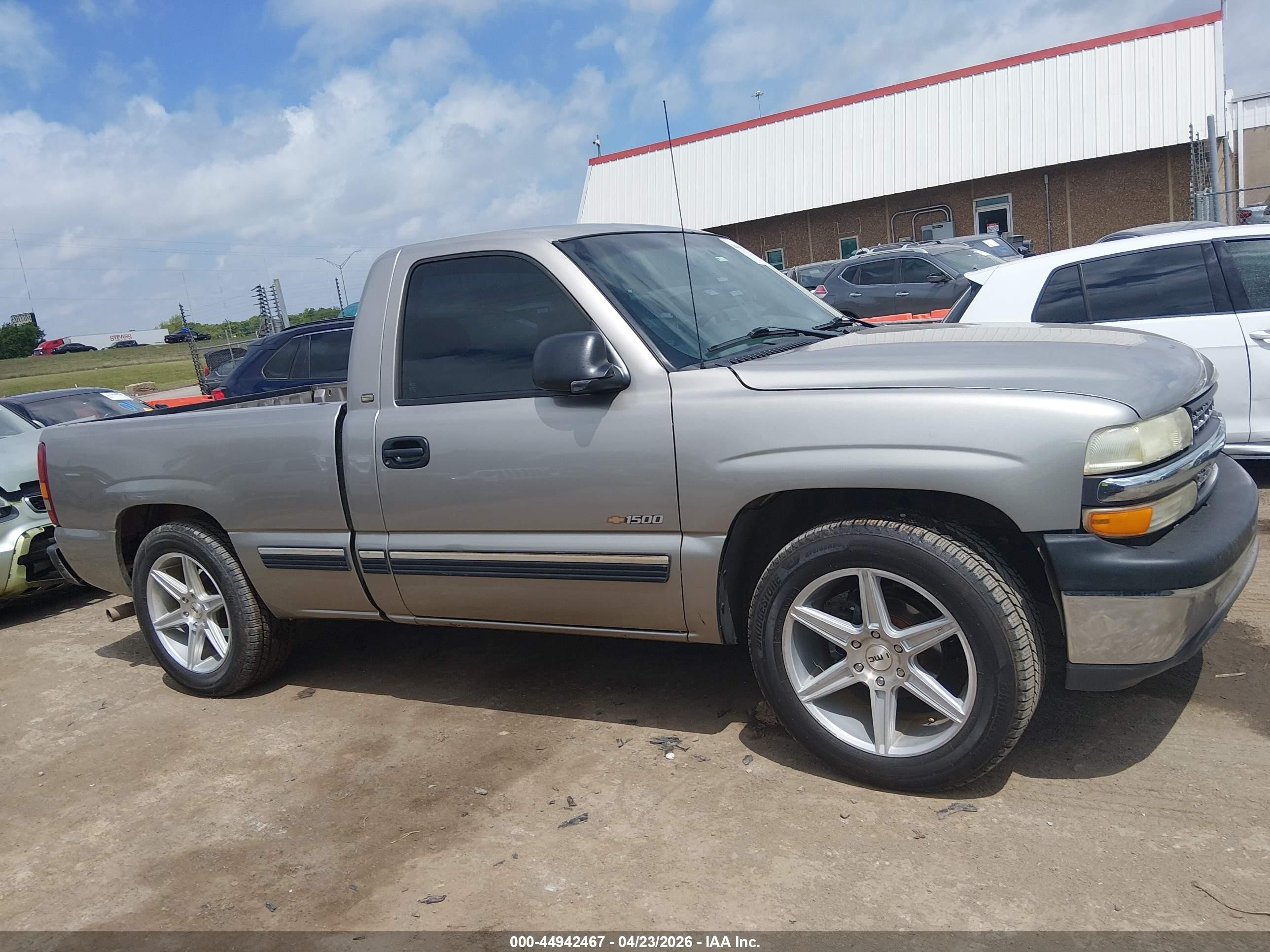 1999 Chevrolet Silverado 1500   Beige vin: 1GCEC14W5XZ145302