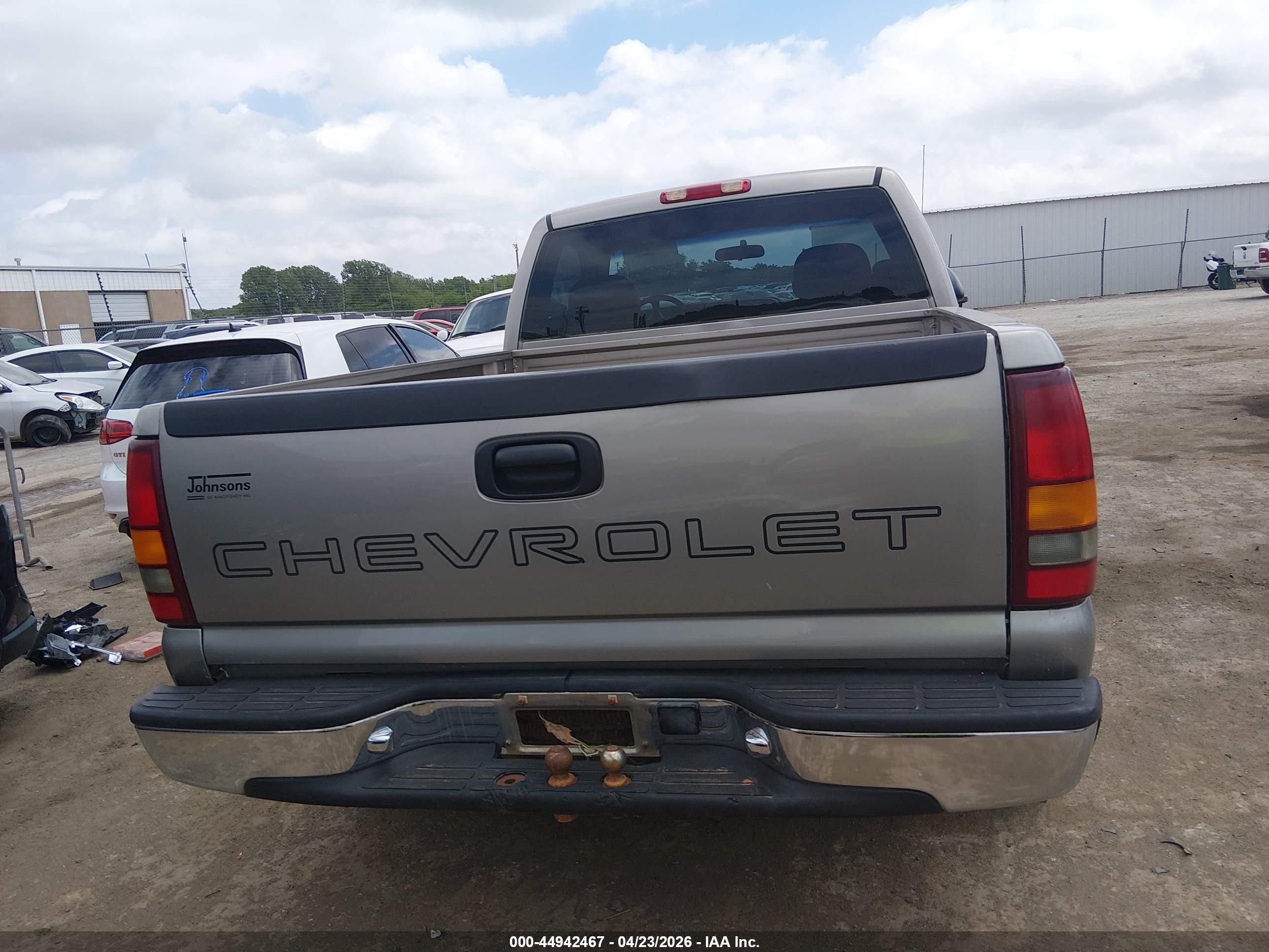 1999 Chevrolet Silverado 1500   Beige vin: 1GCEC14W5XZ145302
