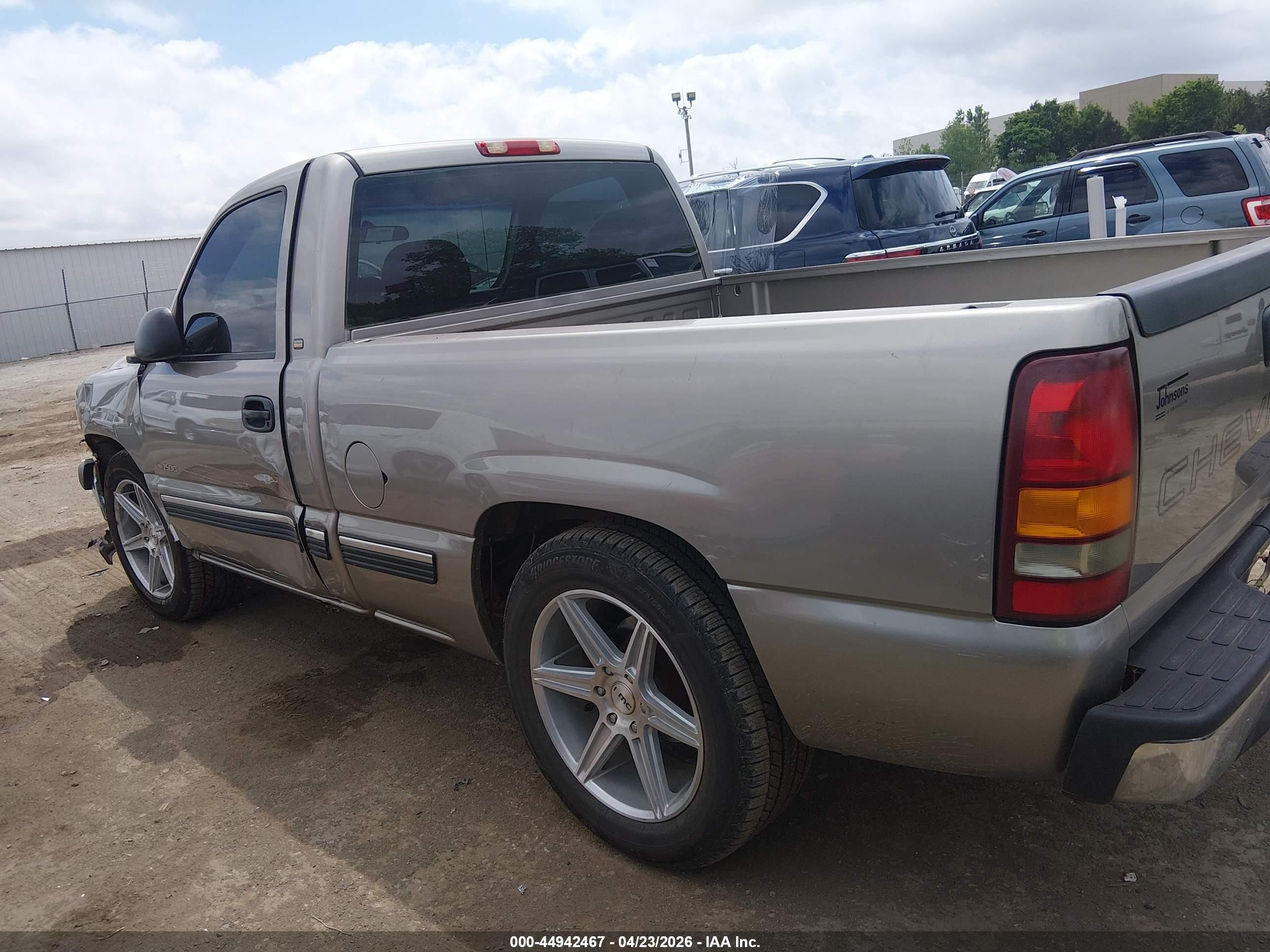1999 Chevrolet Silverado 1500   Beige vin: 1GCEC14W5XZ145302