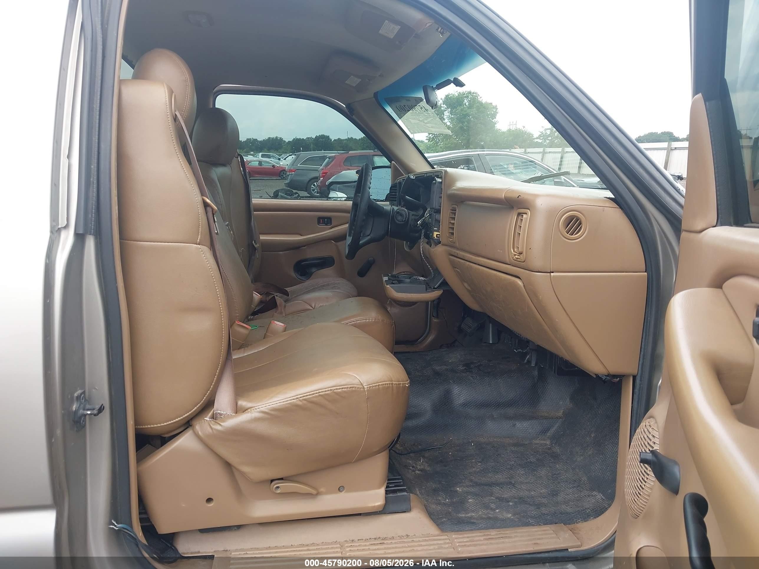 2000 Chevrolet Silverado 1500   Beige vin: 1GCEC14W5YZ206889