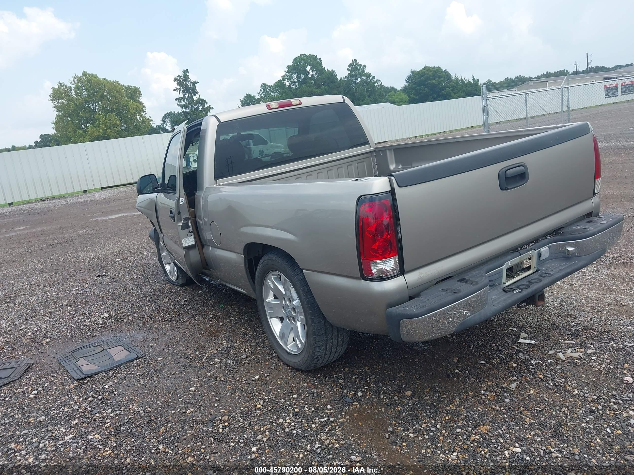 2000 Chevrolet Silverado 1500   Beige vin: 1GCEC14W5YZ206889
