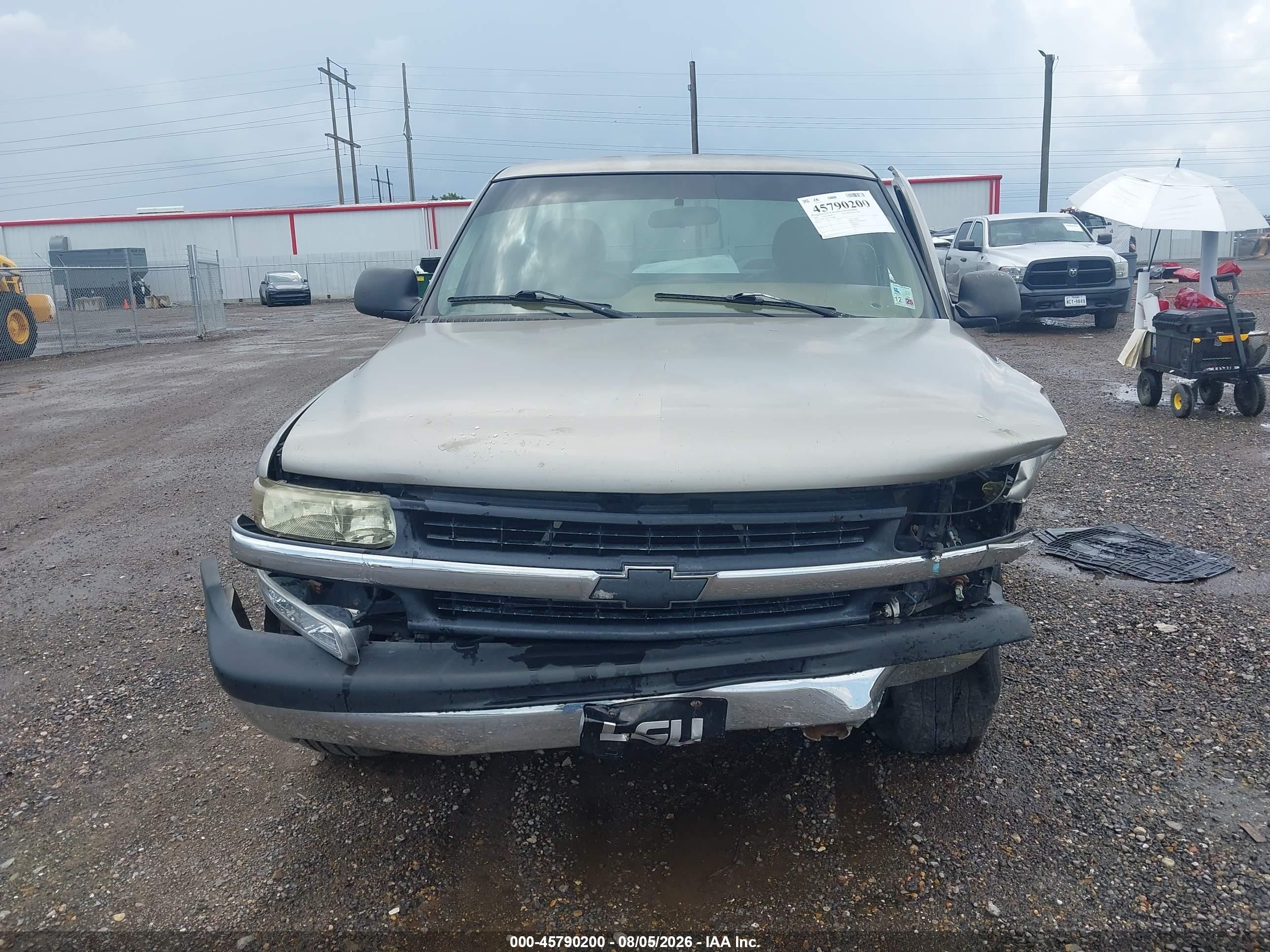 2000 Chevrolet Silverado 1500   Beige vin: 1GCEC14W5YZ206889