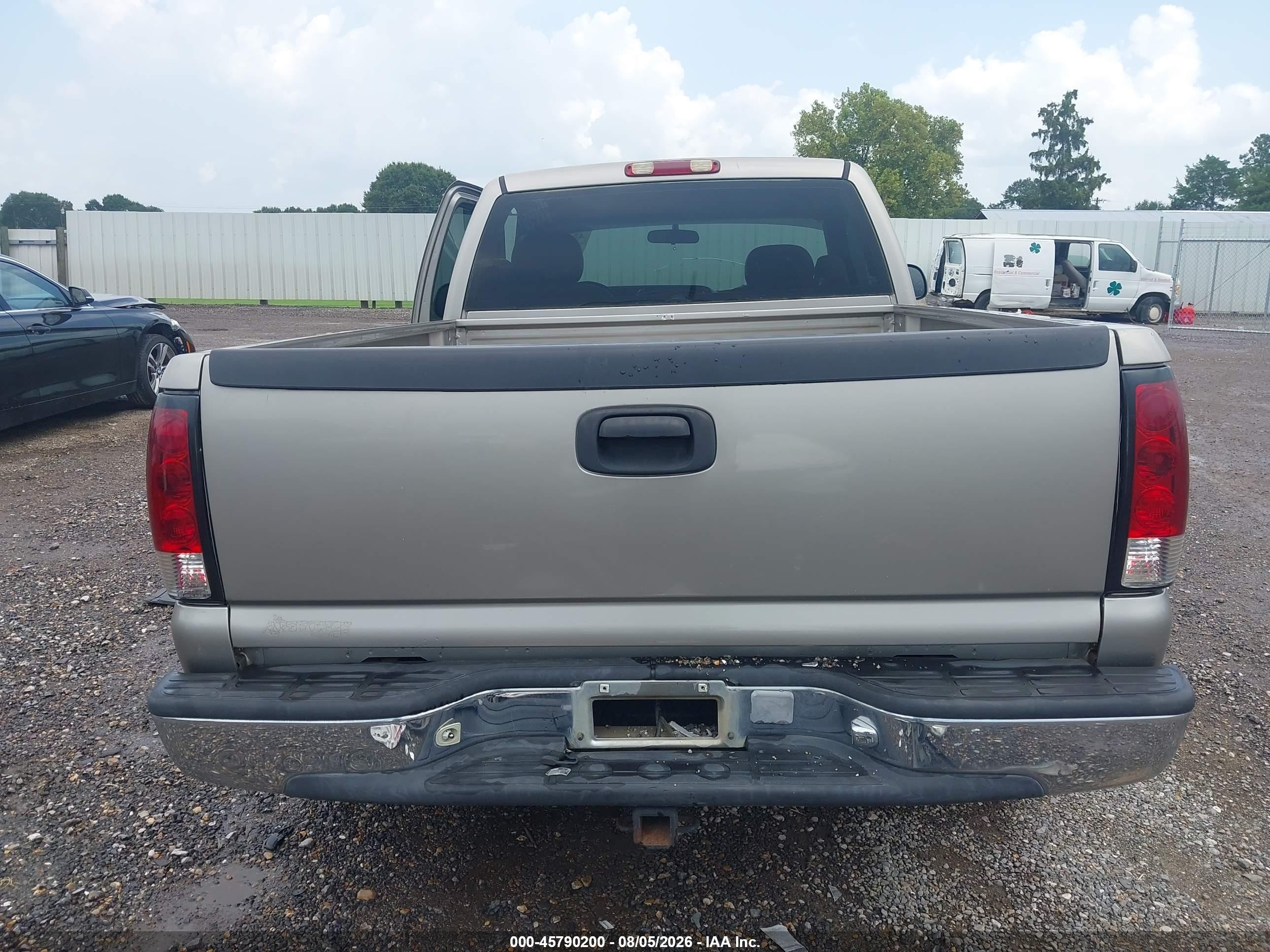 2000 Chevrolet Silverado 1500   Beige vin: 1GCEC14W5YZ206889