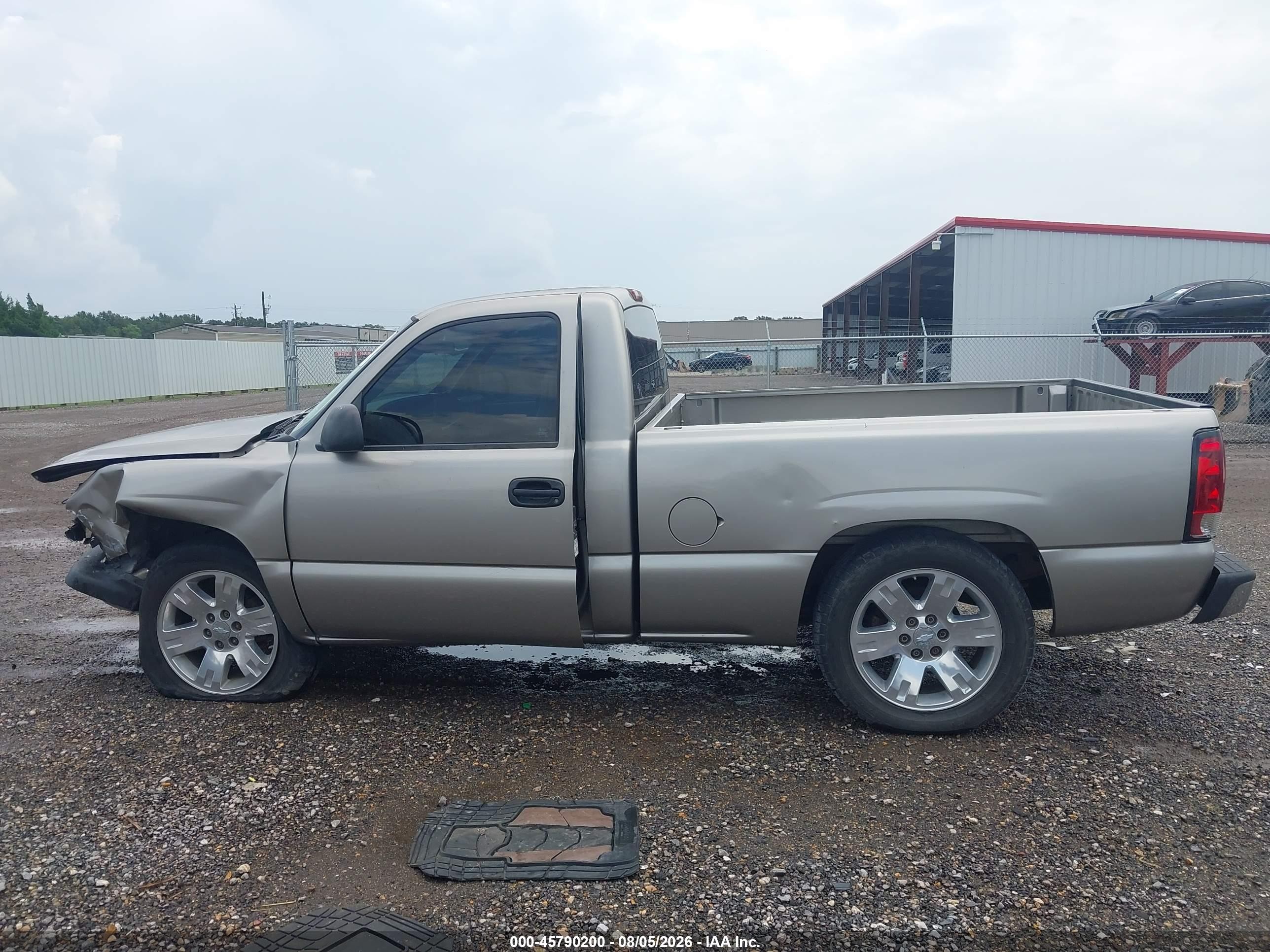 2000 Chevrolet Silverado 1500   Beige vin: 1GCEC14W5YZ206889