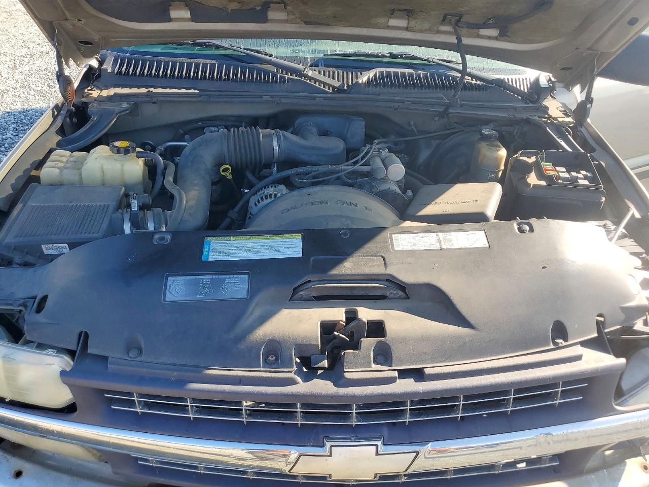 2000 Chevrolet Silverado C1500 Silver vin: 1GCEC14W5YZ348563