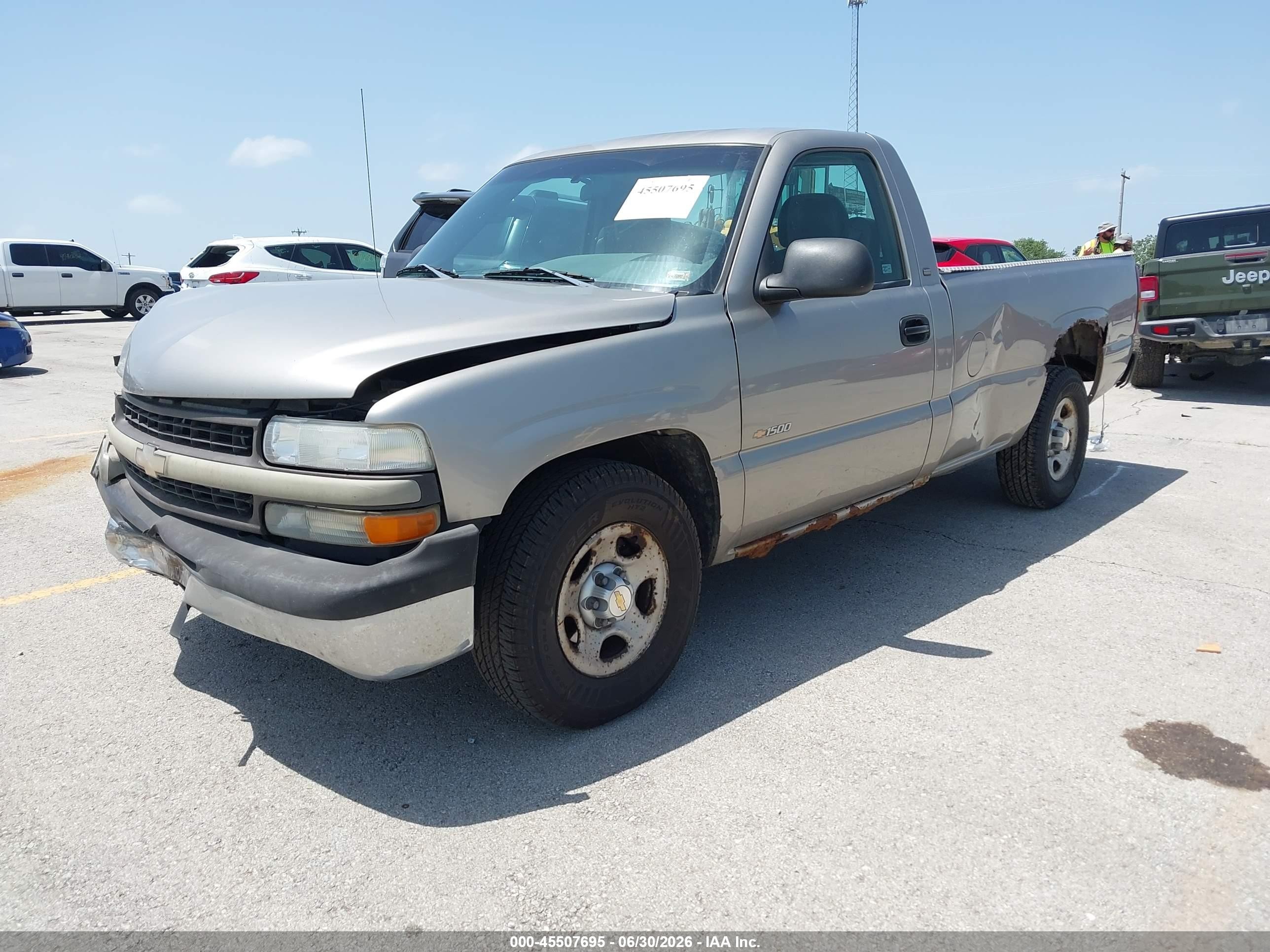 2001 Chevrolet Silverado 1500   Серебряный vin: 1GCEC14W61Z220192
