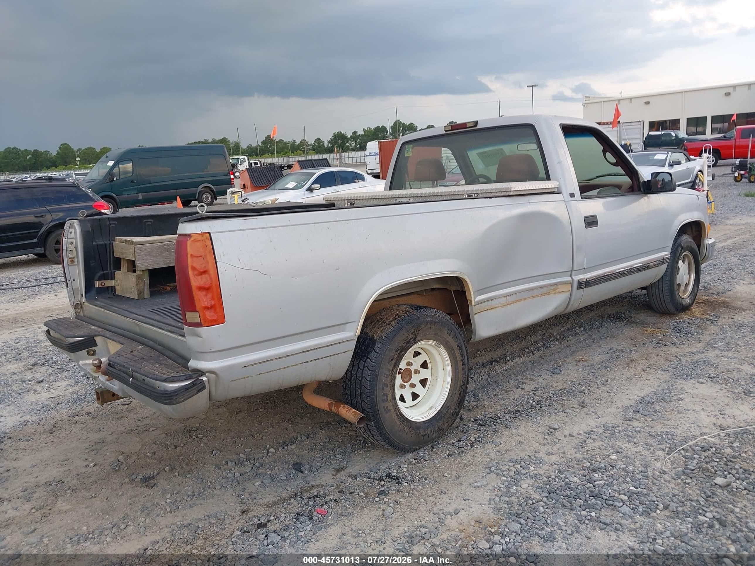 1996 Chevrolet Gmt-400 C1500 Silver vin: 1GCEC14W6TZ137557