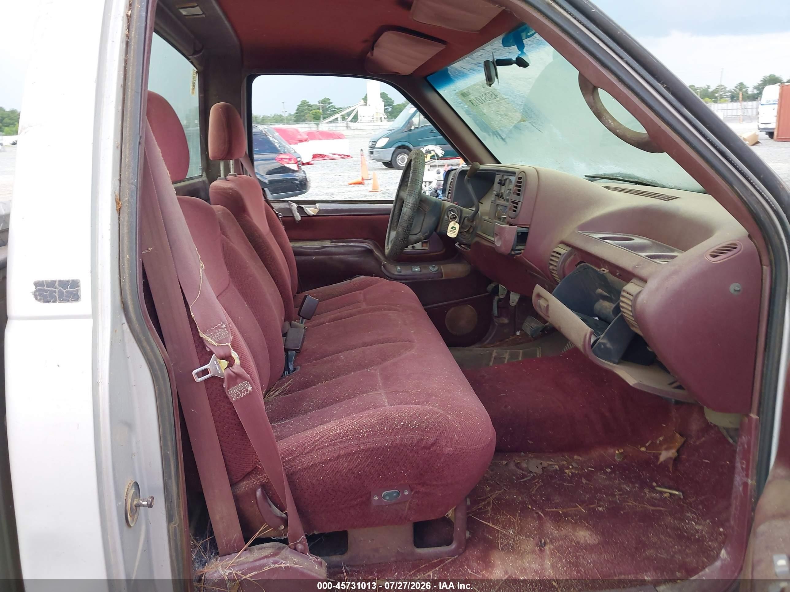 1996 Chevrolet Gmt-400 C1500 Silver vin: 1GCEC14W6TZ137557