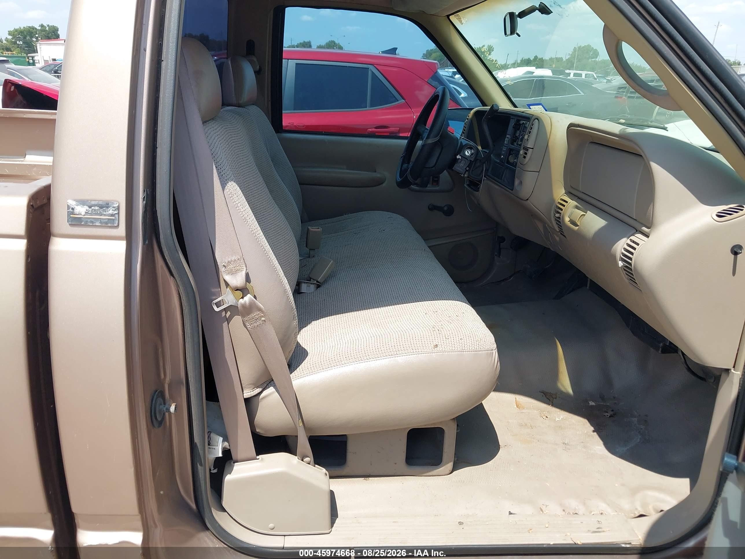 1997 Chevrolet C1500 Fleetside Gold vin: 1GCEC14W6VZ128067
