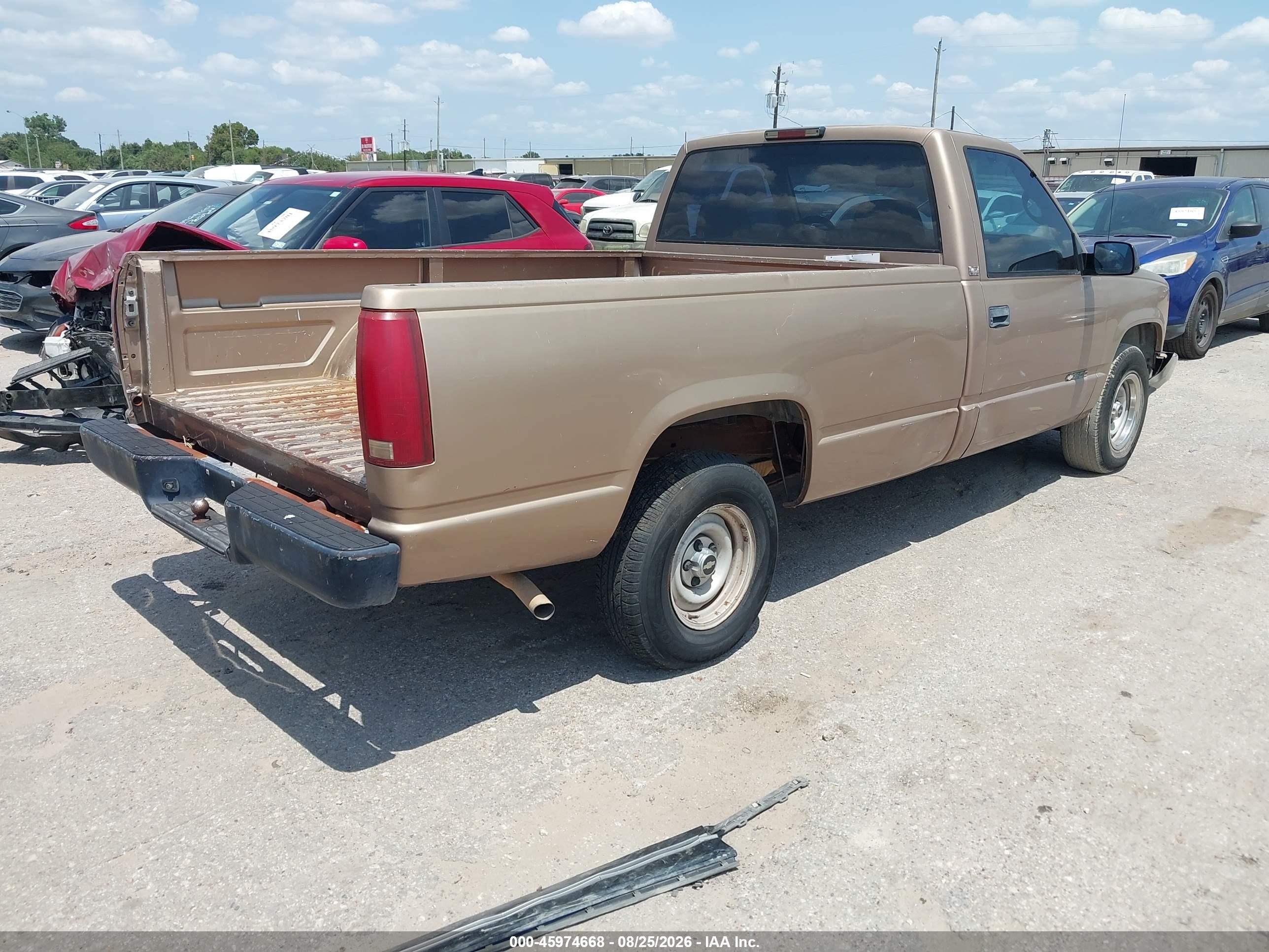 1997 Chevrolet C1500 Fleetside Gold vin: 1GCEC14W6VZ128067