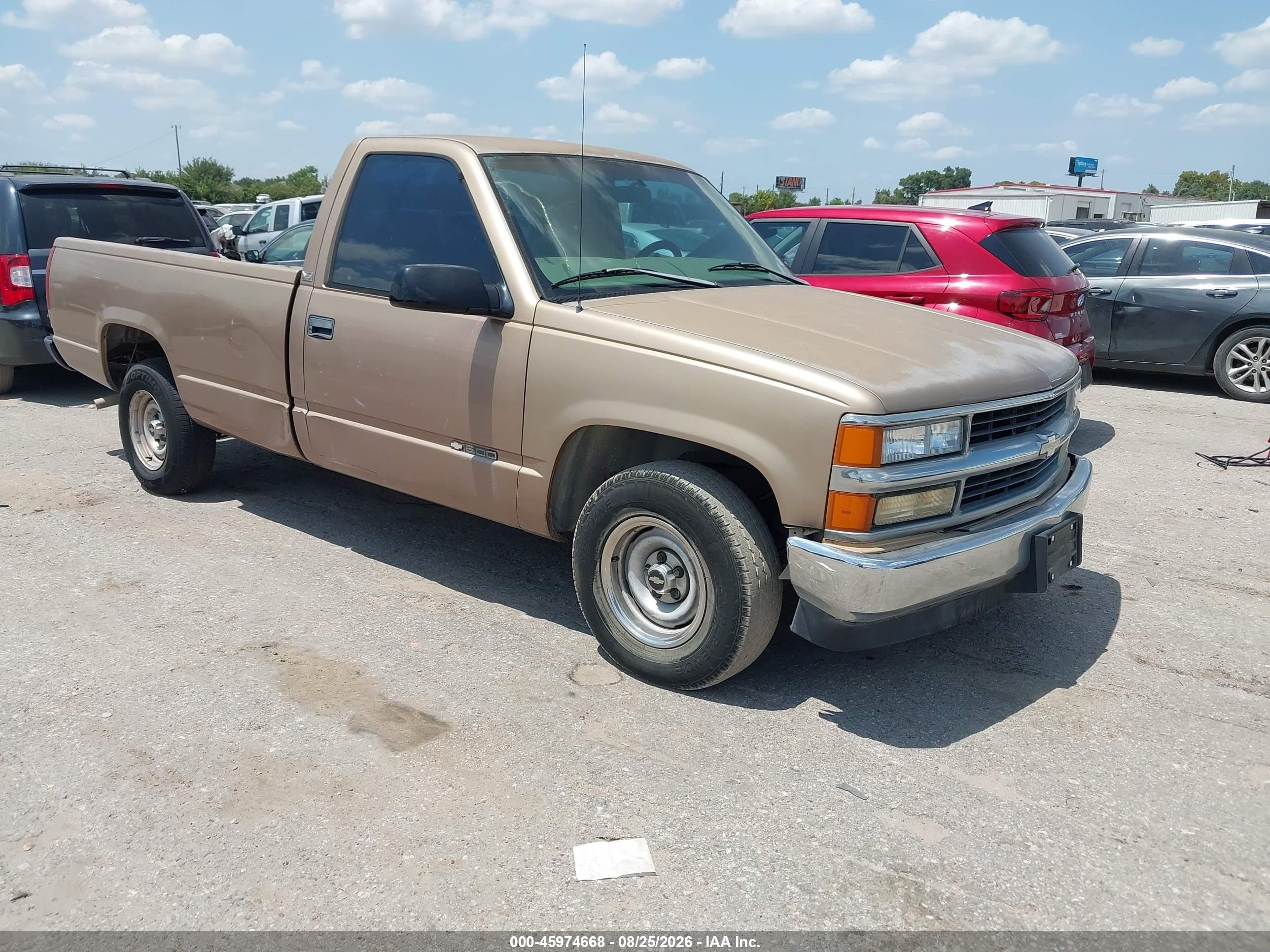 1997 Chevrolet C1500 Fleetside Gold vin: 1GCEC14W6VZ128067