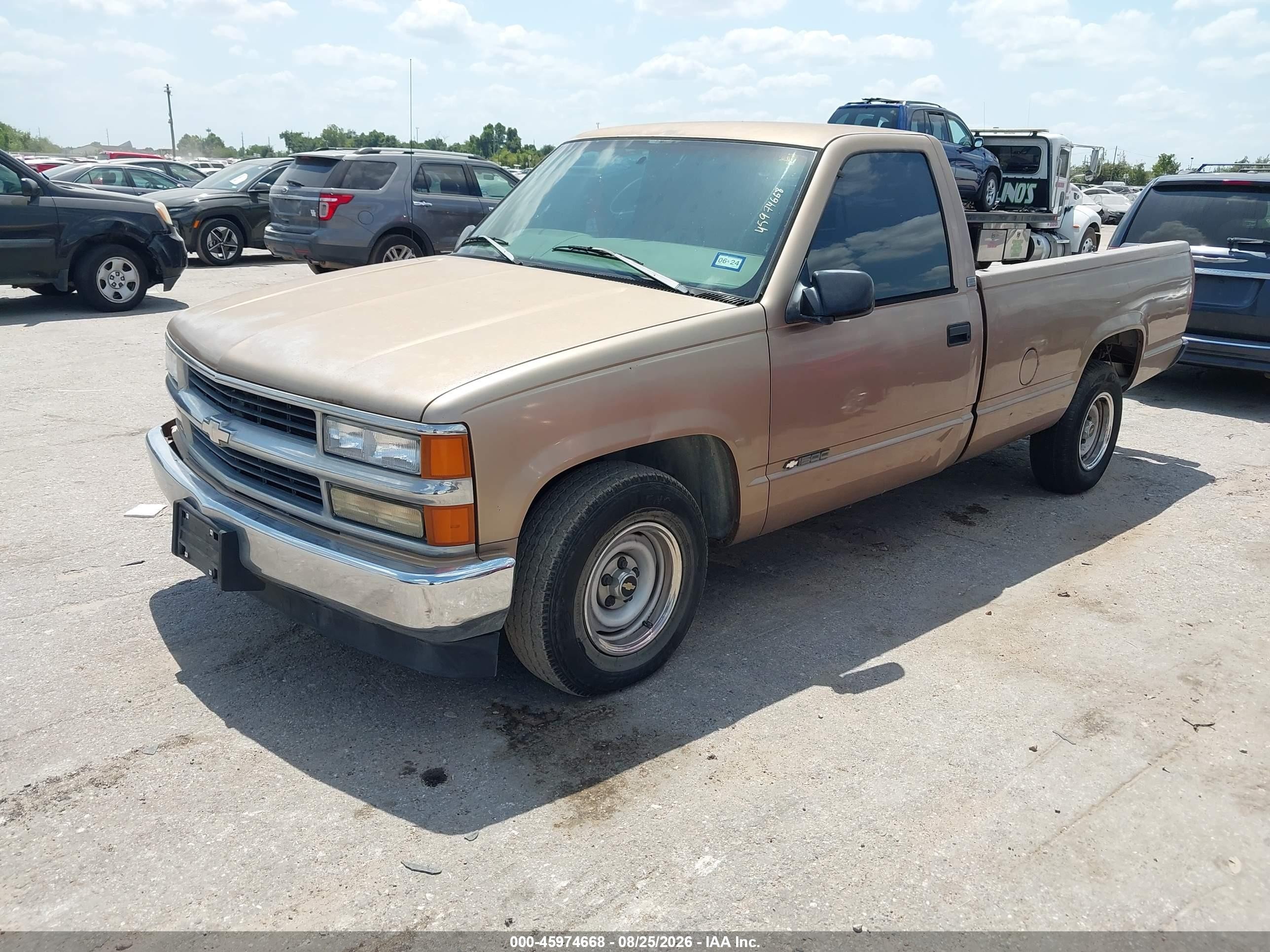 1997 Chevrolet C1500 Fleetside Gold vin: 1GCEC14W6VZ128067