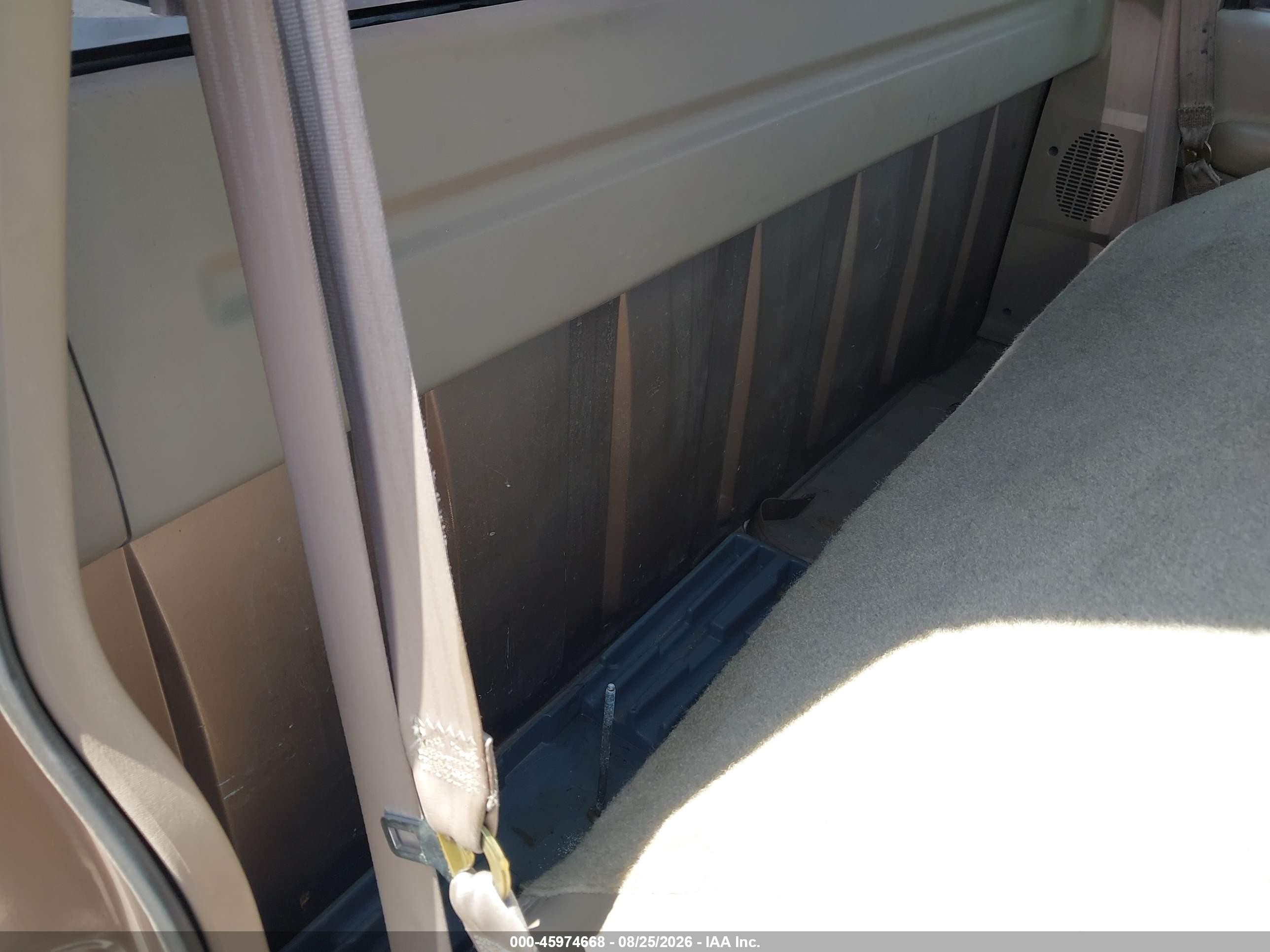 1997 Chevrolet C1500 Fleetside Gold vin: 1GCEC14W6VZ128067