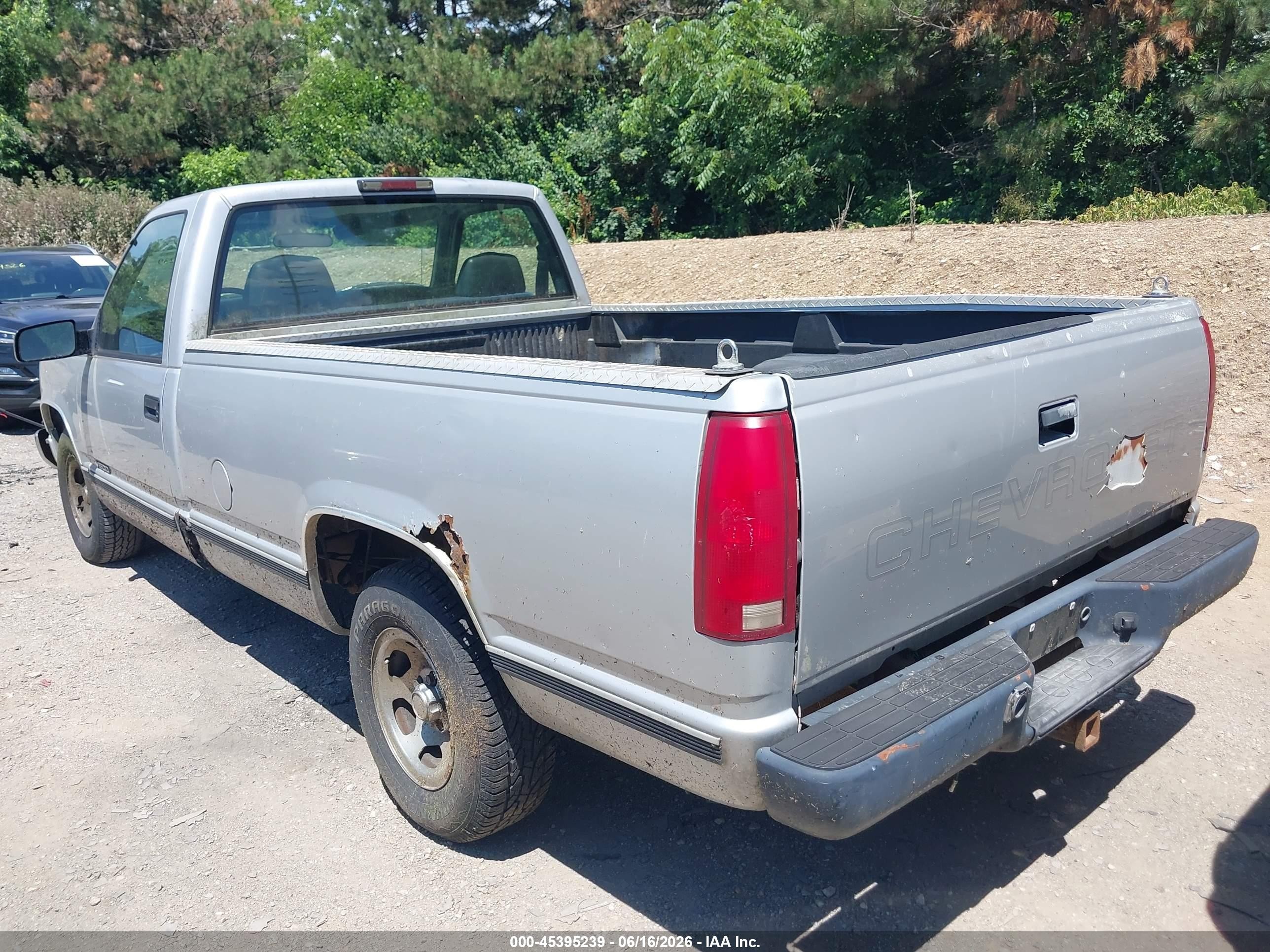 1997 Chevrolet C1500 Fleetside W/t Silver vin: 1GCEC14W6VZ166334