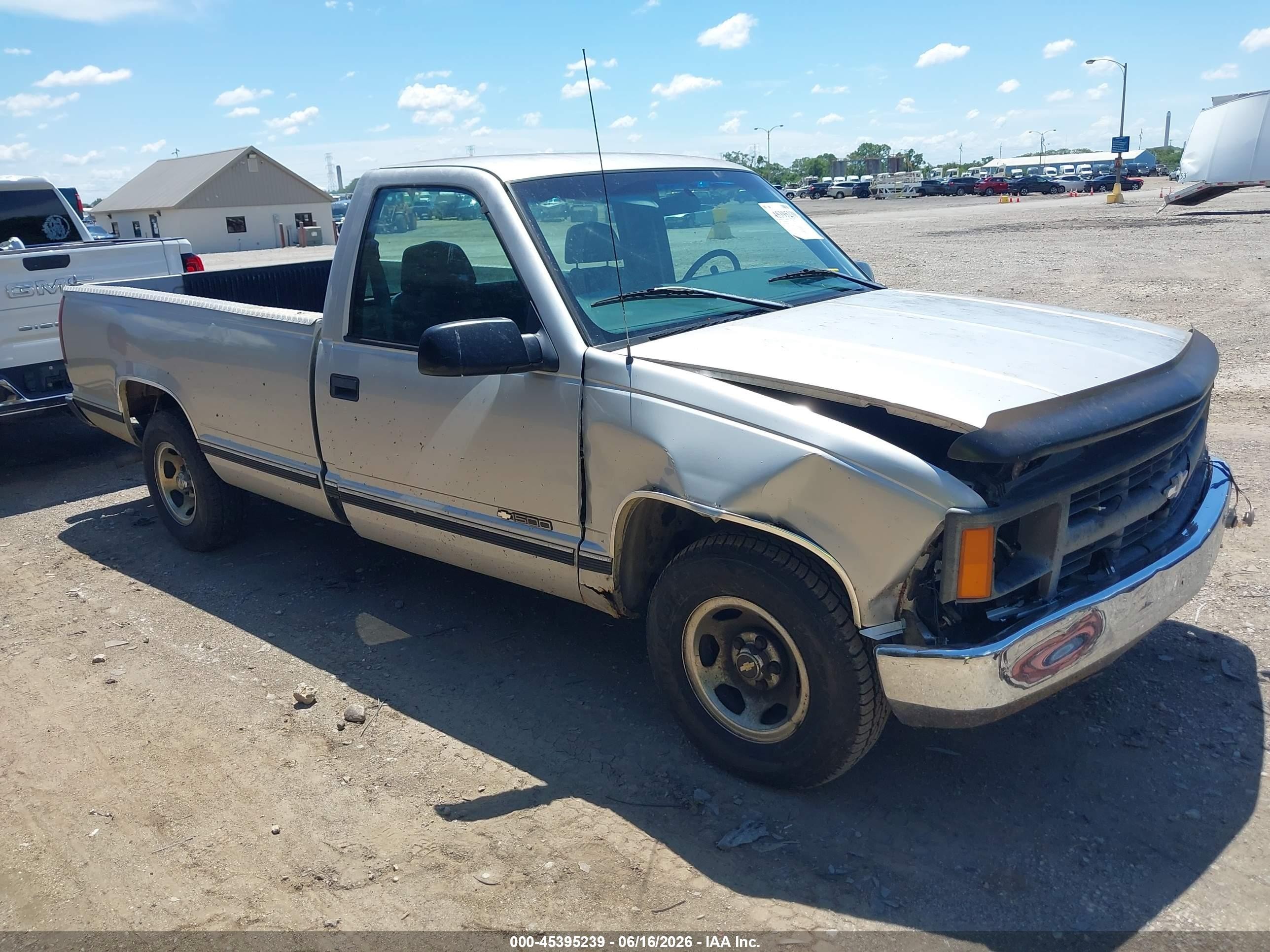 1997 Chevrolet C1500 Fleetside W/t Silver vin: 1GCEC14W6VZ166334