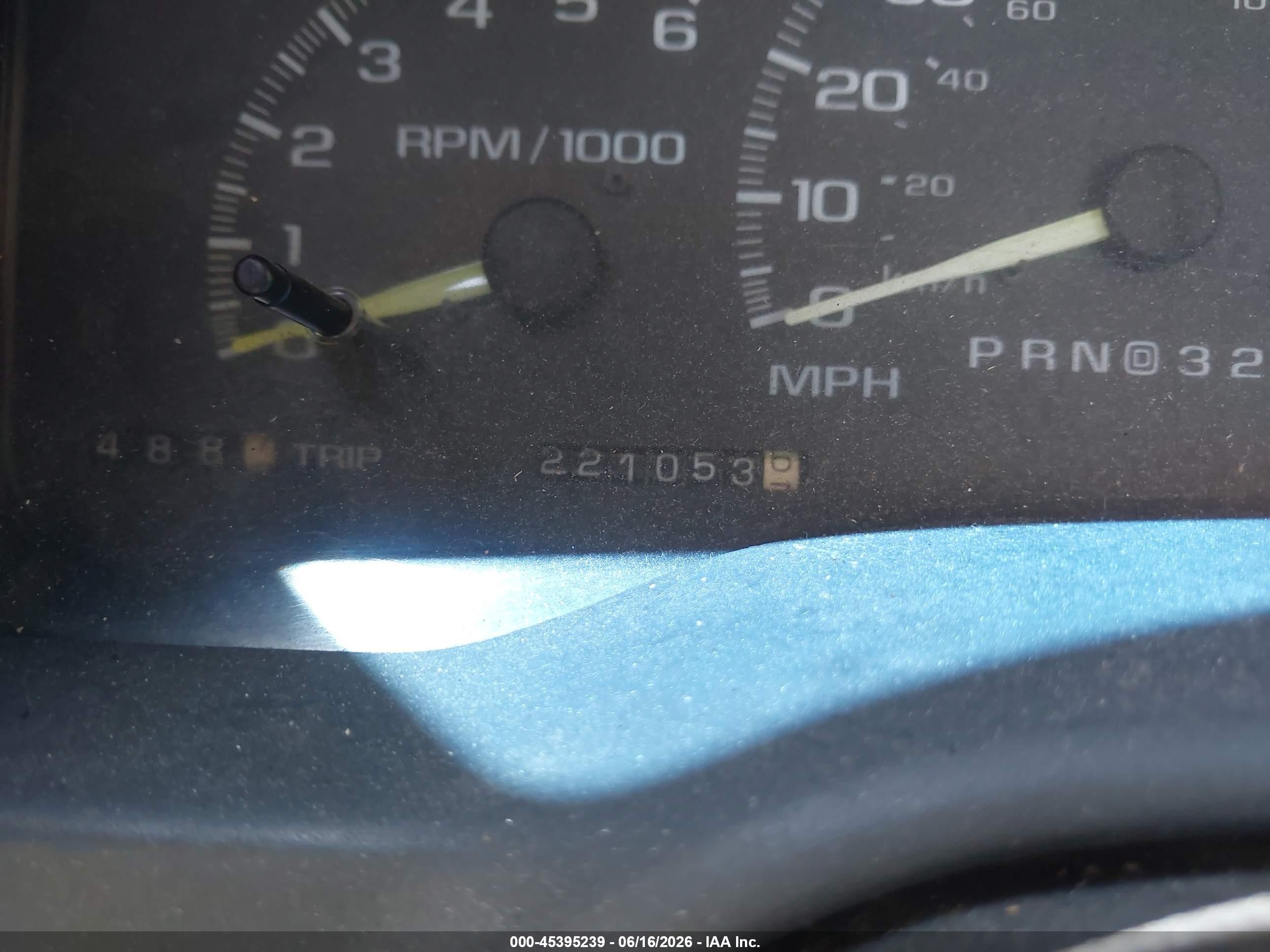 1997 Chevrolet C1500 Fleetside W/t Silver vin: 1GCEC14W6VZ166334