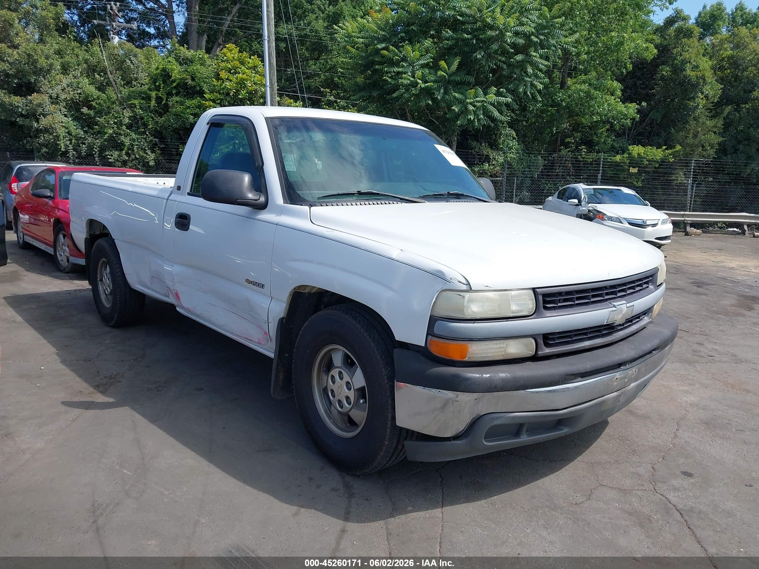 2001 Chevrolet Silverado 1500   White vin: 1GCEC14W71Z145017
