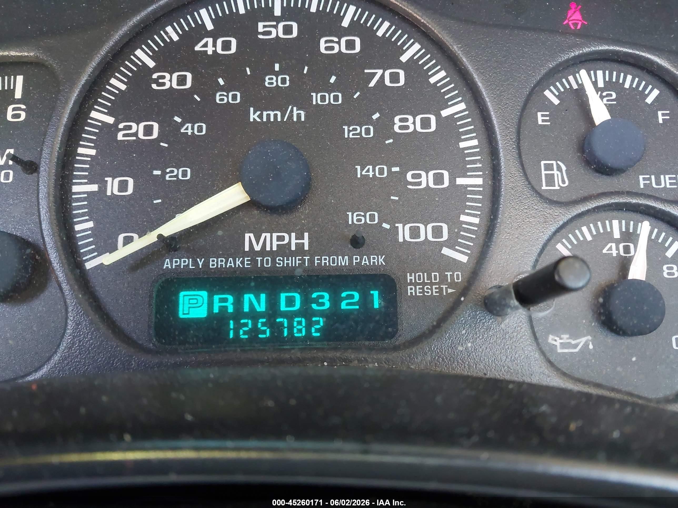 2001 Chevrolet Silverado 1500   White vin: 1GCEC14W71Z145017