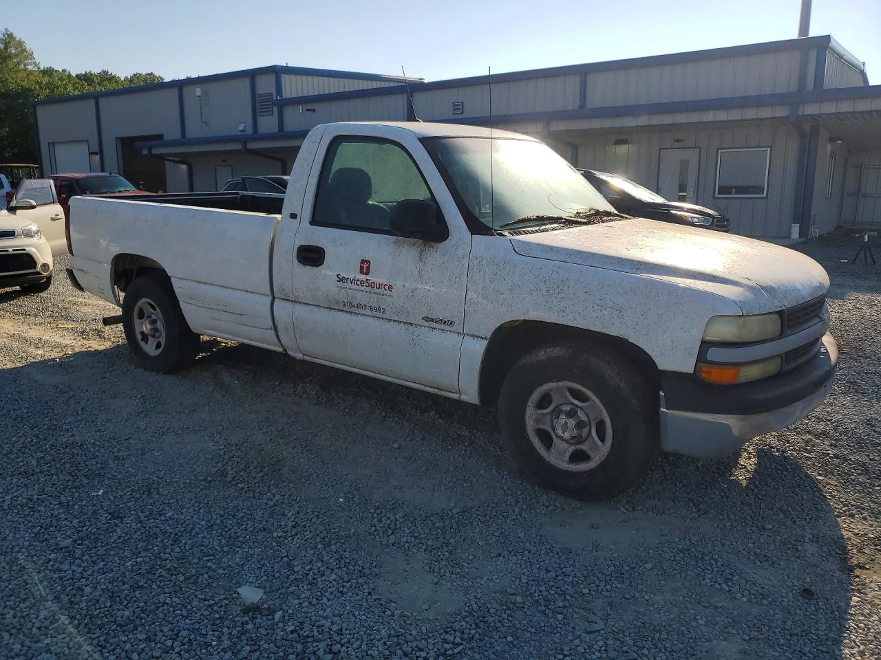 2002 Chevrolet Silverado C1500 White vin: 1GCEC14W72Z208652