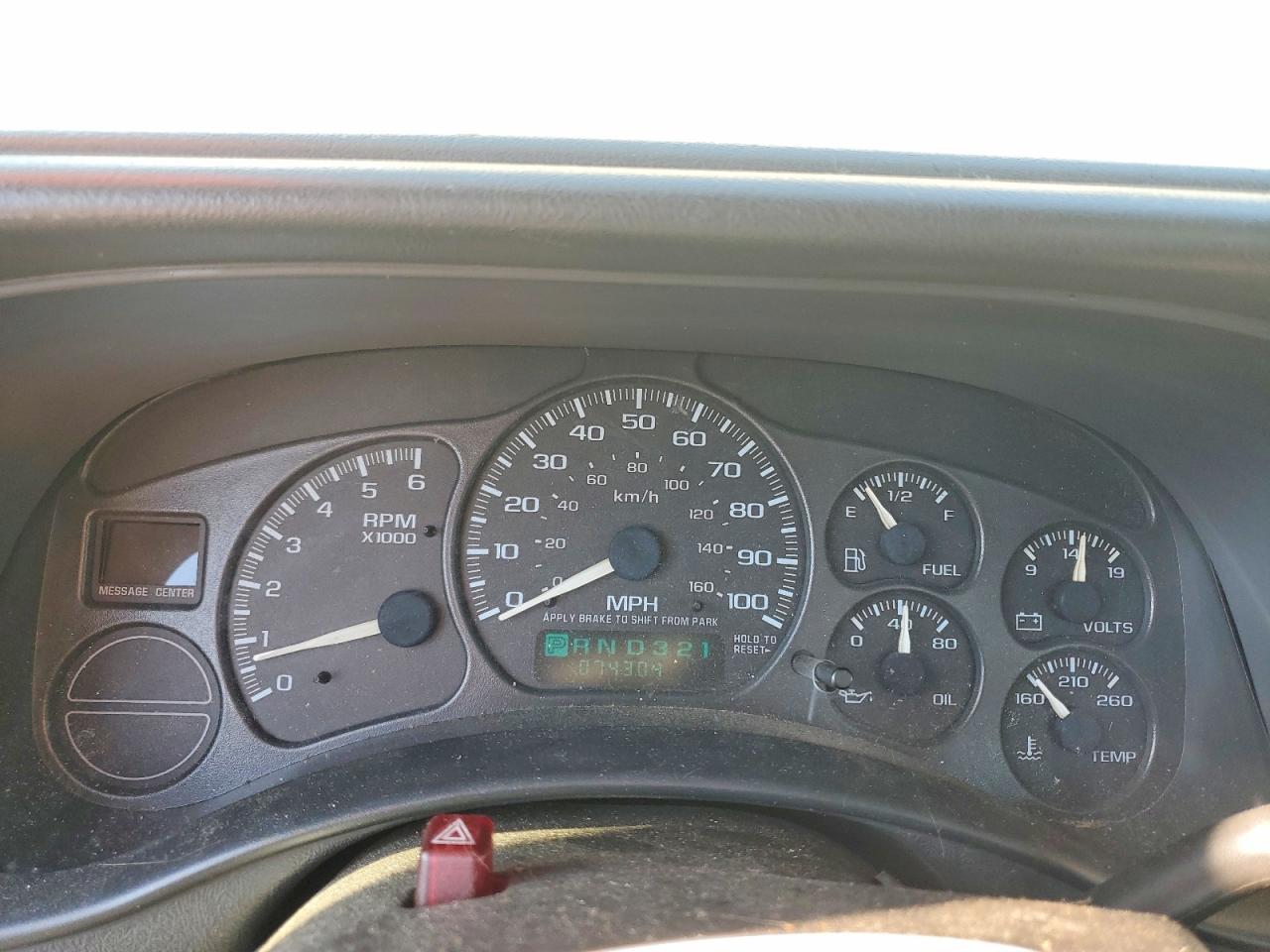 2002 Chevrolet Silverado C1500 White vin: 1GCEC14W72Z208652