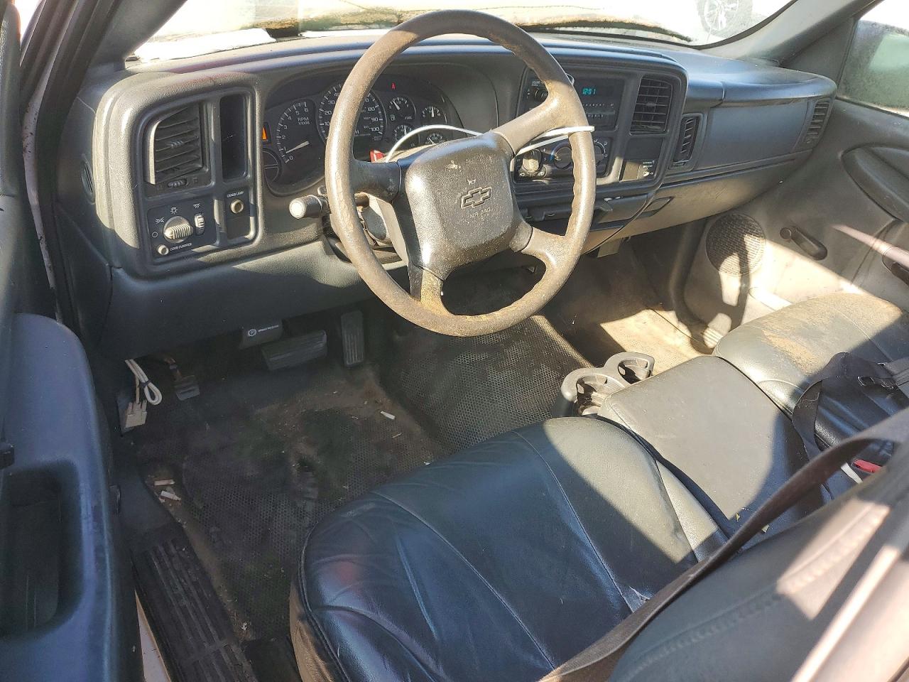 2002 Chevrolet Silverado C1500 White vin: 1GCEC14W72Z208652