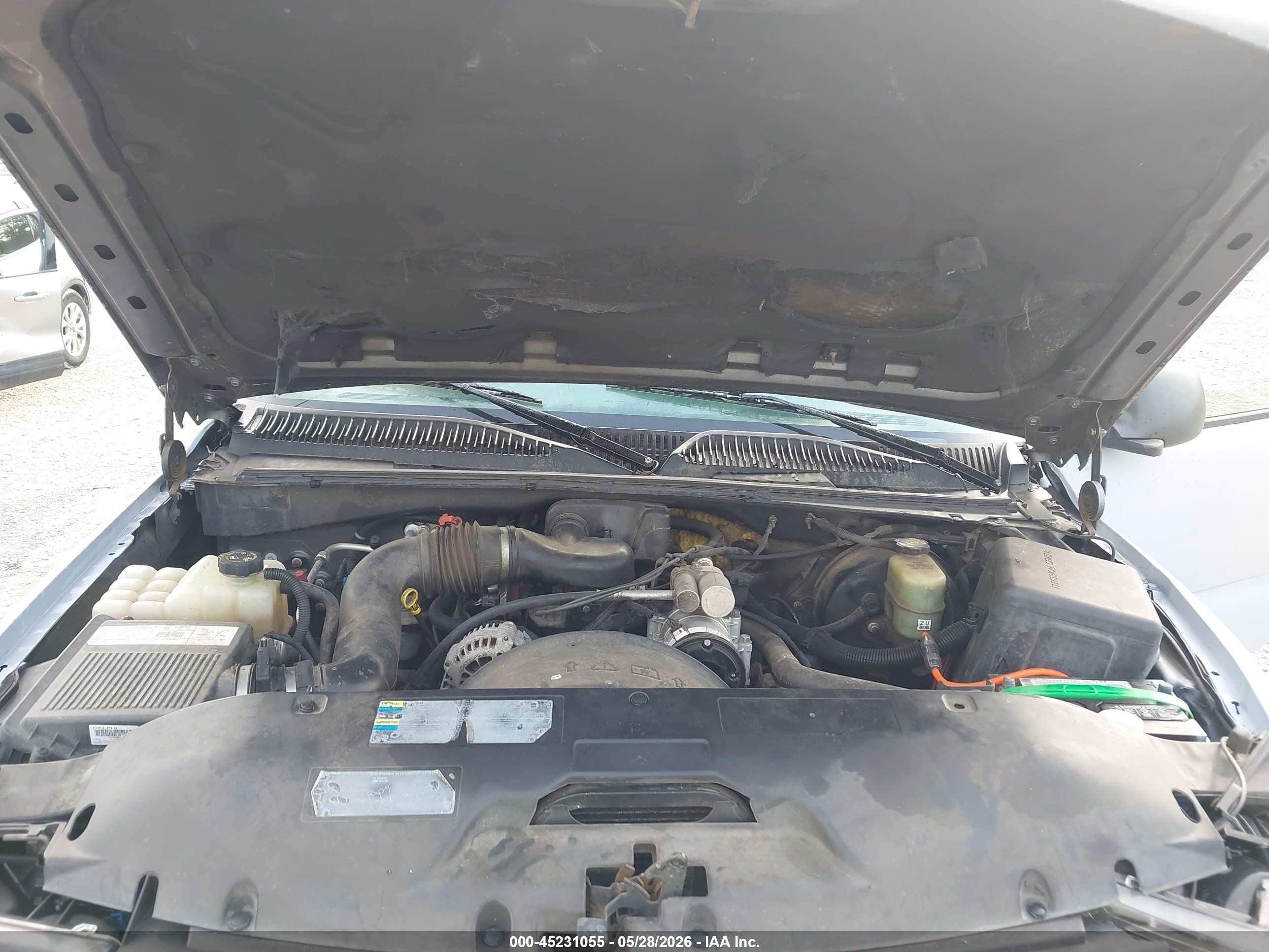 2002 Chevrolet Silverado 1500 Silver vin: 1GCEC14W72Z239836