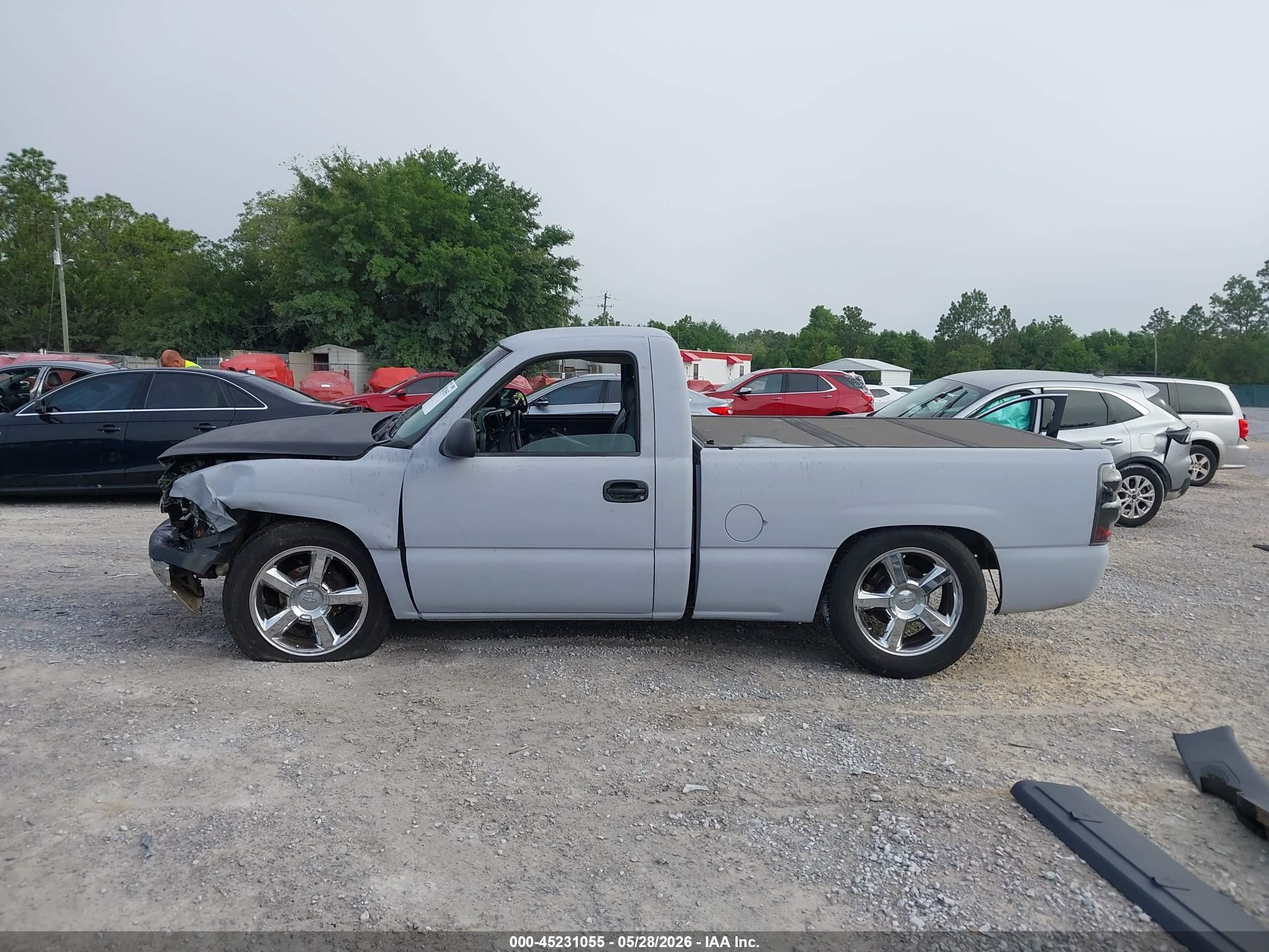 2002 Chevrolet Silverado 1500 Silver vin: 1GCEC14W72Z239836