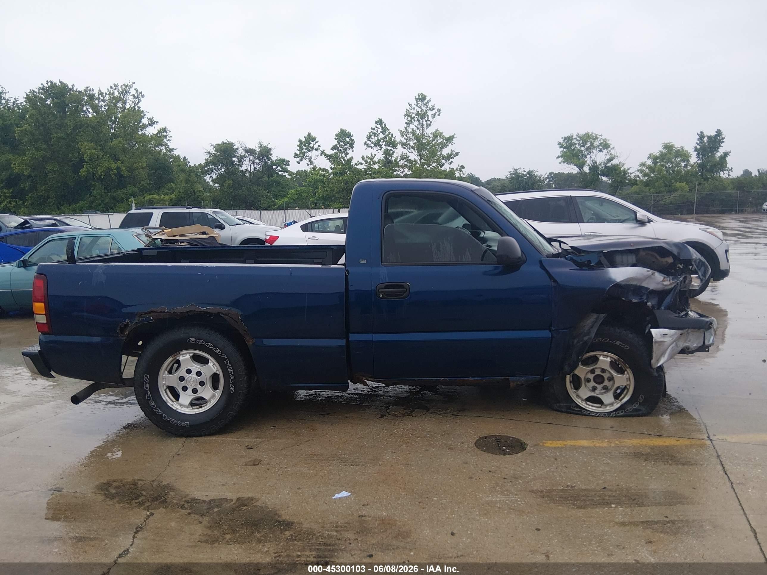 2002 Chevrolet Silverado 1500   Dark Blue vin: 1GCEC14W72Z281679