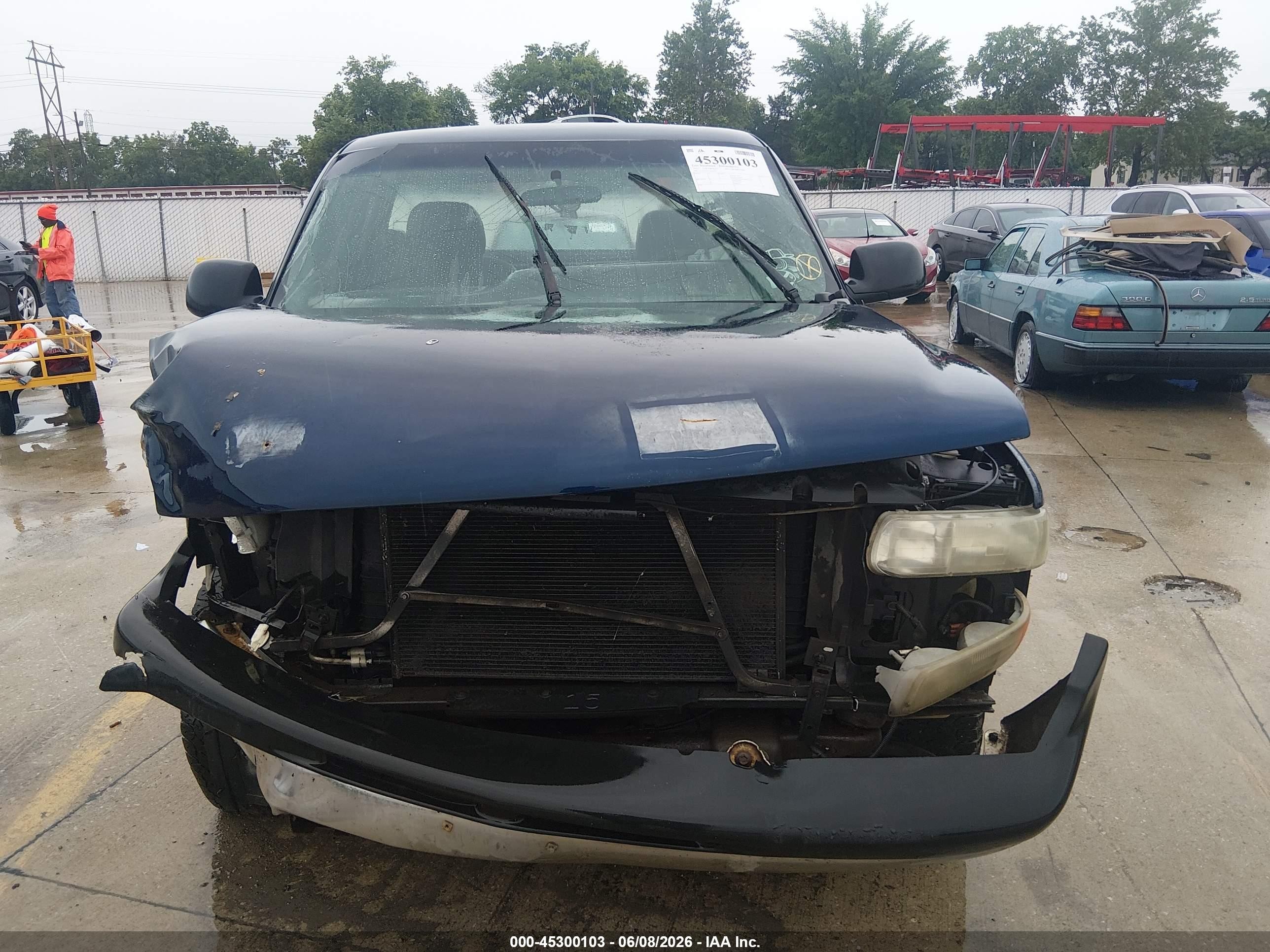 2002 Chevrolet Silverado 1500   Dark Blue vin: 1GCEC14W72Z281679
