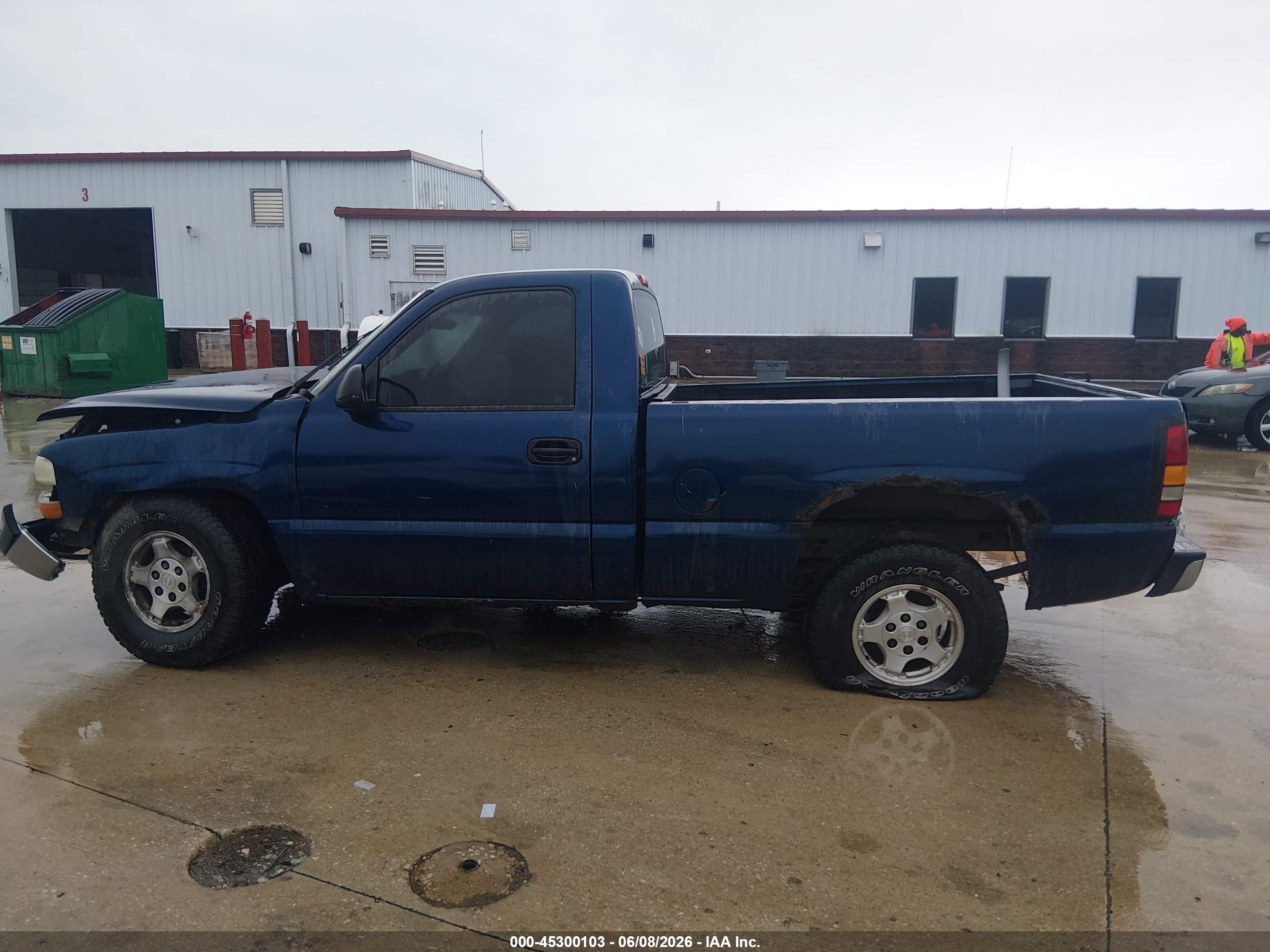 2002 Chevrolet Silverado 1500   Dark Blue vin: 1GCEC14W72Z281679