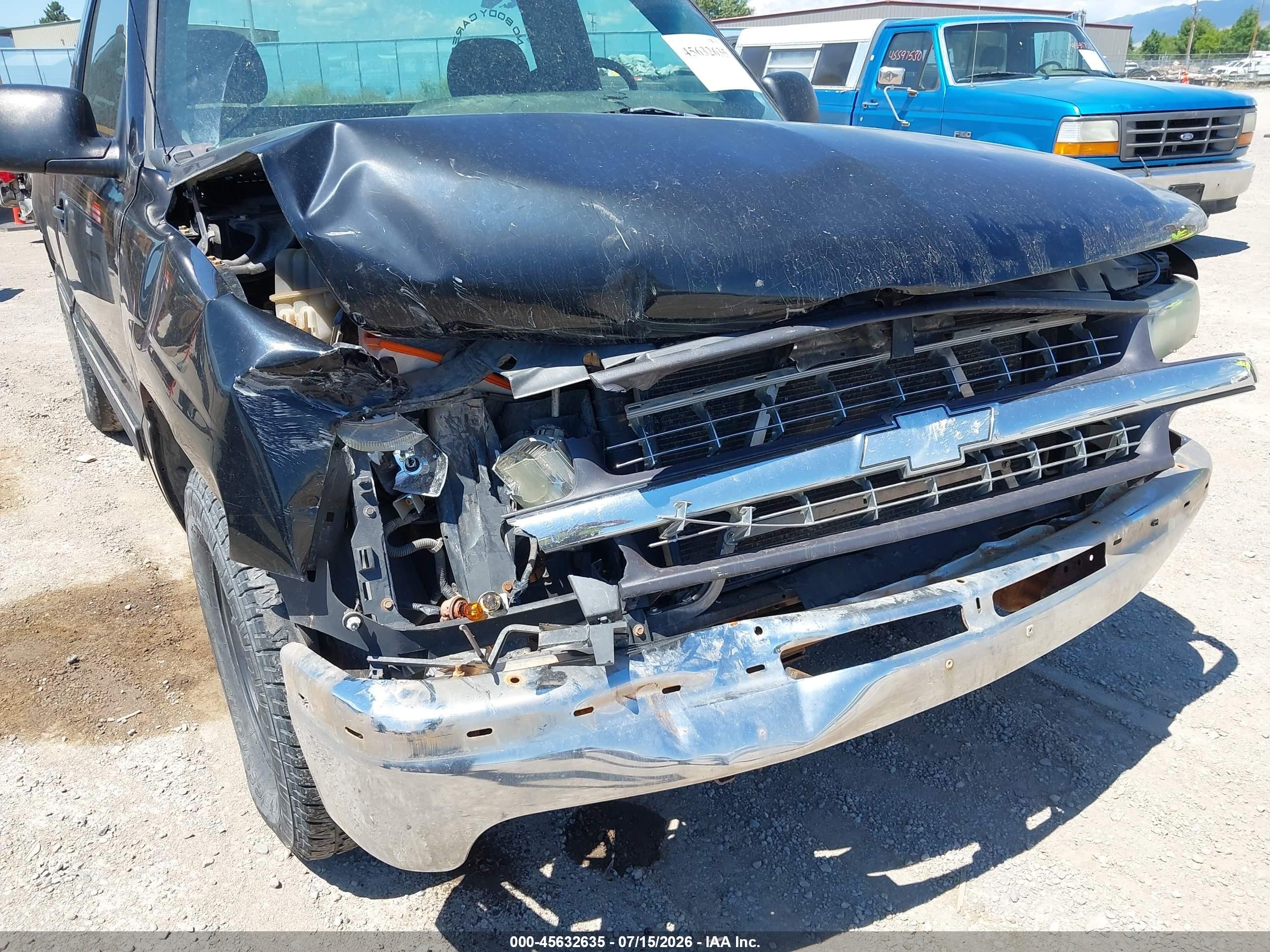 2002 Chevrolet Silverado 1500   Black vin: 1GCEC14W72Z326457